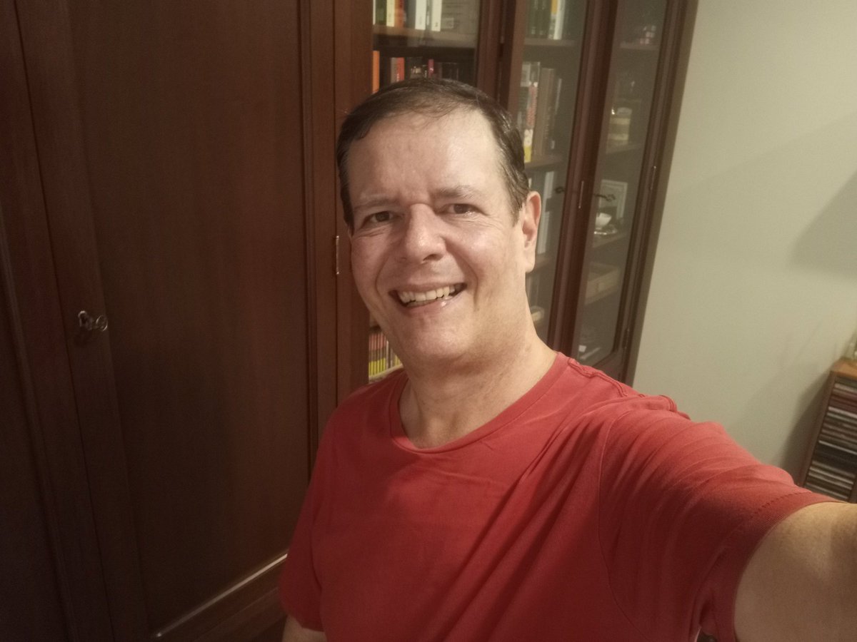 figueiredo_ep's tweet photo. I support  #GoRedForWoman #EPwomenLAHRS @berniann @LucianaSacilot1 @MValentino1965 @CarinaHardy4 https://t.co/7pQuTfgpw9