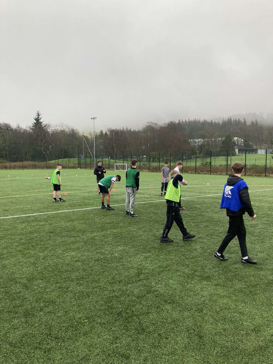 LargsAcadPEdept's tweet photo. S2 Boys school of rugby group enjoying using the new tackle suits during small sided games, whilst being coached by ex pupil @joelmcevoy12_ @LargsAcademy @polarbearsteve https://t.co/hLRZGHc8Cz
