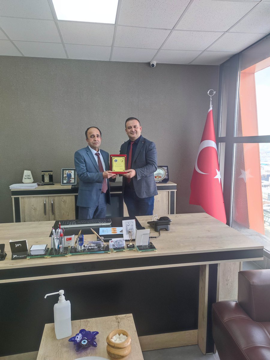 aliolmezz06's tweet photo. Mesleğimizin Duayenlerinden Statiker Projeci İsmail Ünlü Abimizin Nazik ziyaretlerinden dolayı teşekkür ederiz.
#imo #statiker https://t.co/7OgPBwZoSP