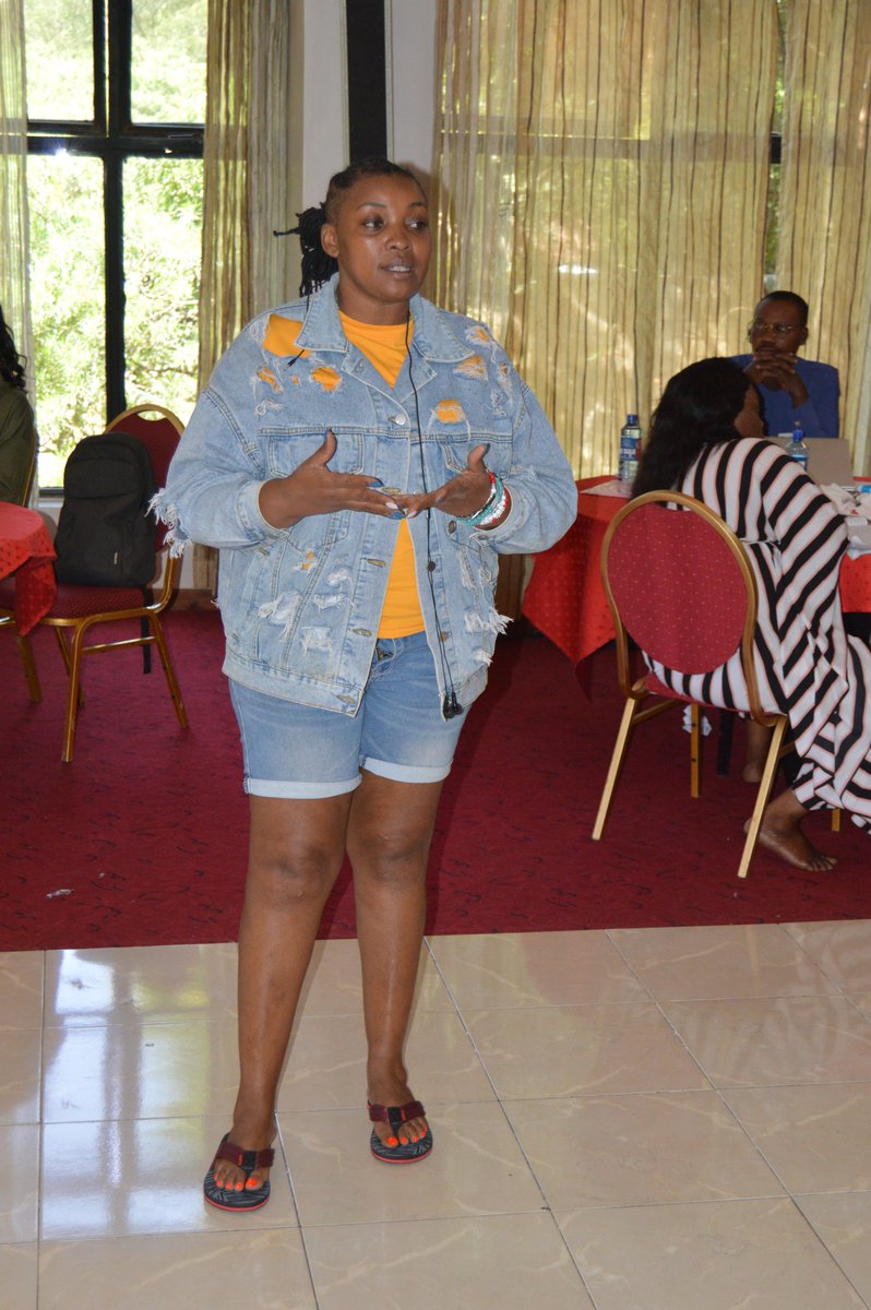 AfricaSexWork's tweet photo. The 4th day of the in-person training of the 2nd#ALESWA. Faculty member Mary Mwangi said: Advocacy is where advocates organise themselves to take steps to tackle an issue and bring change. It is “speaking truth to power”.
#ALESWA,#1stALESWA,#2ndALESWA https://t.co/DpilmJztPM