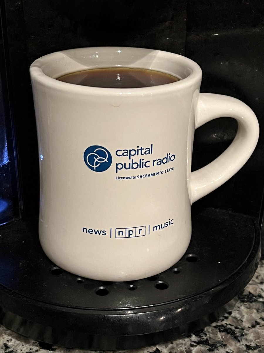 hibblen's tweet image. Coffee mugs have an extra special place in the hearts of public broadcasters. Among my favorites is one given to me four years ago by @EditorLinnea, former managing editor for news and information @CapRadioNews, after we met for training at @Cronkite_ASU by @CPBmedia. Thanks LE!