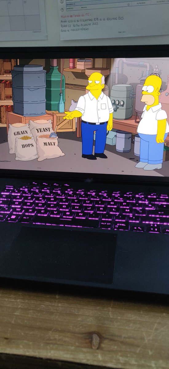 TheBeerLantern's tweet image. Les Simpson
Épisode 18
Saison 33

Homer apprends à brasser de la bière artisanale 🍺🍻