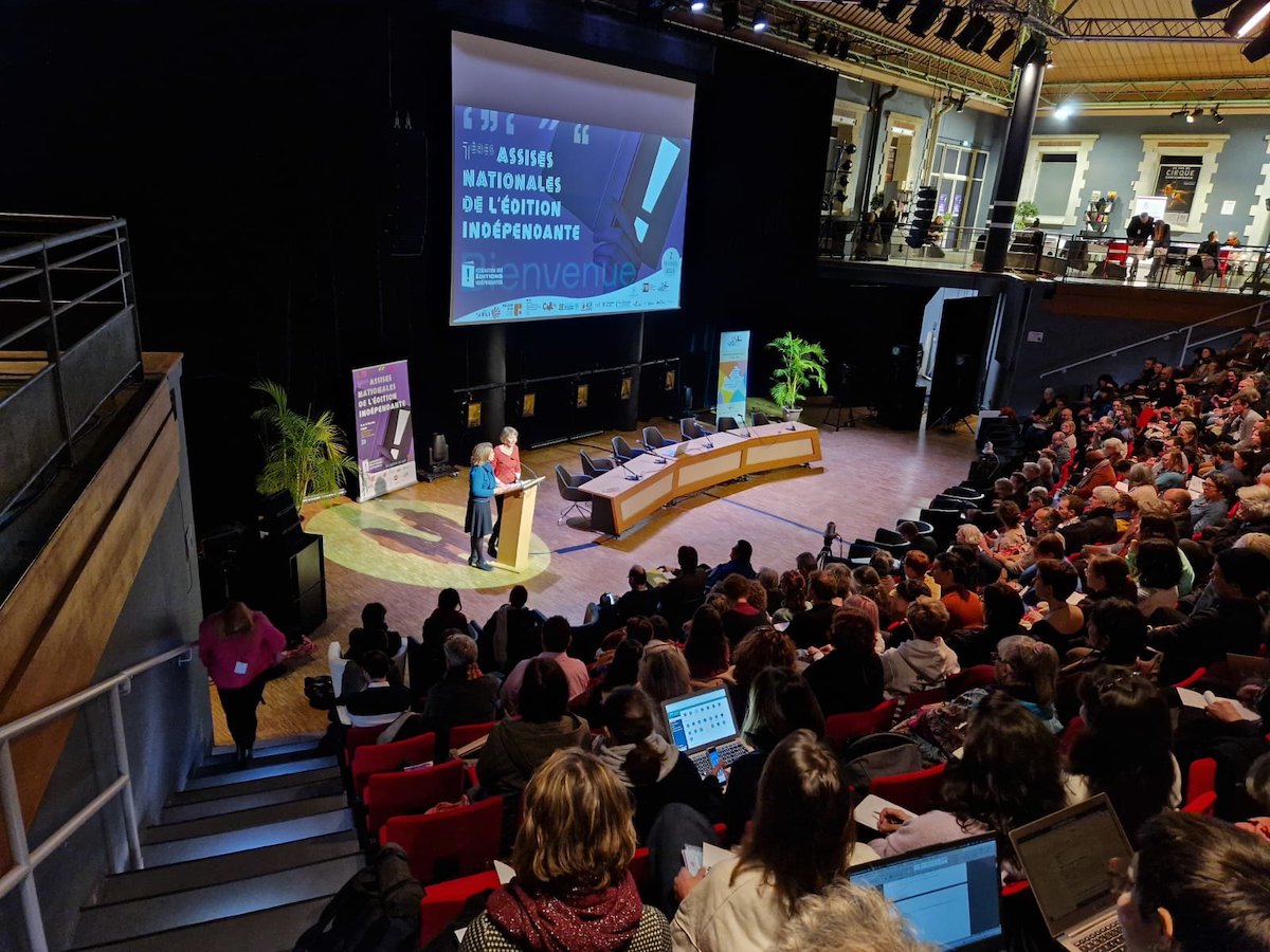 Une Fédération des éditeurs indépendants : “J’en ai eu les larmes aux yeux” actualitte.com/a/PygbpdCh

#AssisesEditionsIndépendantes23 #edition #festival #reportage #livre