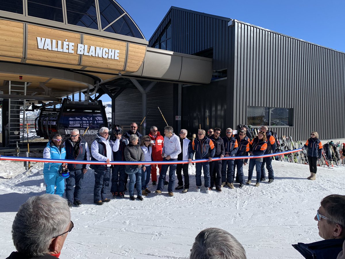 Laurent Reynaud (@l_reynaud) on Twitter photo Inauguration du télémix de la Vallée Blanche, aux <a href="/2ALPES/">LES 2 ALPES</a>
Un projet entre 10 et 15M€ qui complète la refonte de ce secteur engagé en 2020 avec une télécabine.
Pilotage #ecodrive
#directdrive
#Poma Inauguration du télémix de la Vallée Blanche, aux <a href="/2ALPES/">LES 2 ALPES</a>
Un projet entre 10 et 15M€ qui complète la refonte de ce secteur engagé en 2020 avec une télécabine.
Pilotage #ecodrive
#directdrive
#Poma