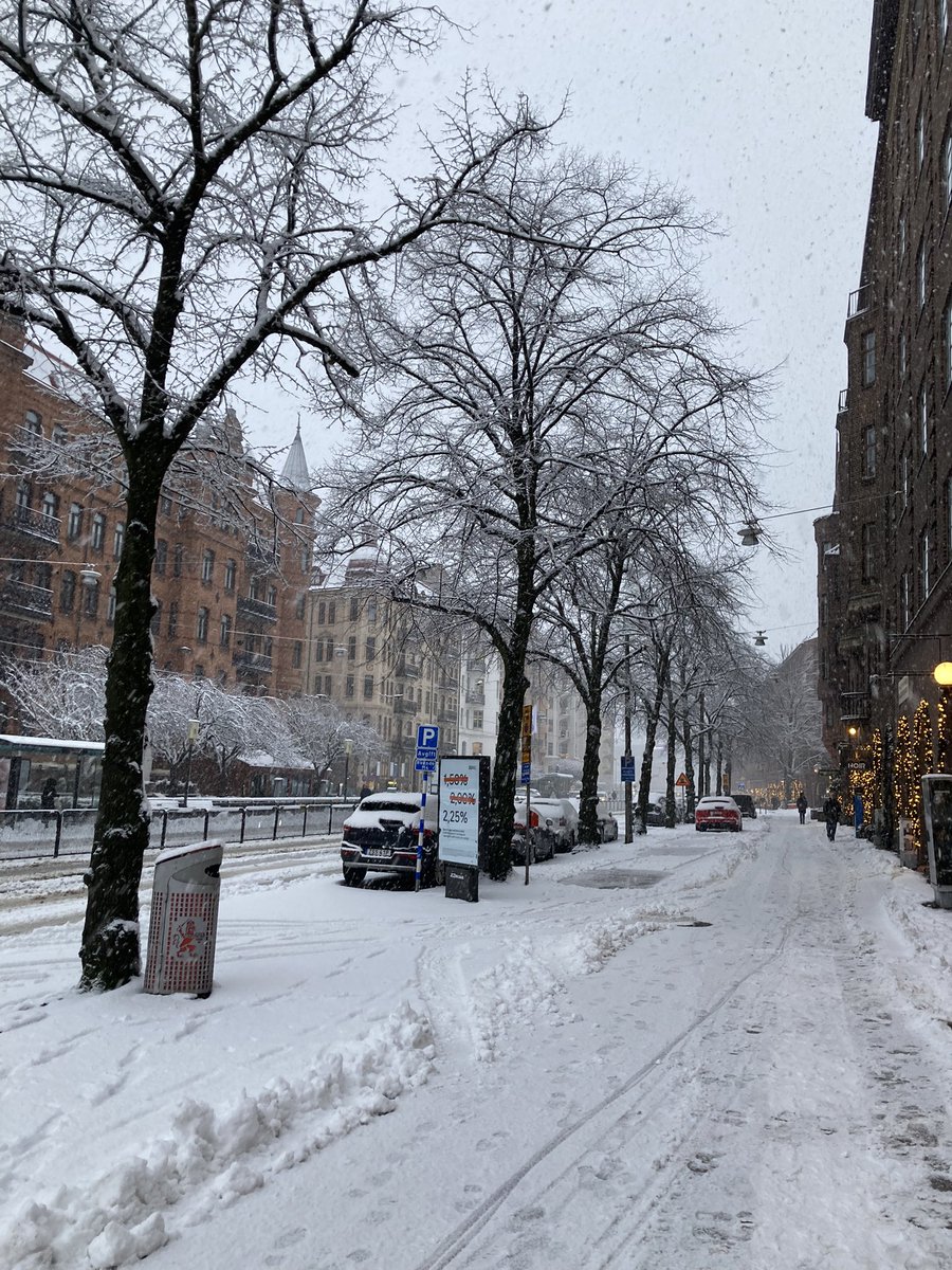 Ha is i hatten, sa Natokommunikatören Max Arhippainen nyss i lunchekot. Underbar koppling av två uttryck. Och lättare i Göteborg i dag