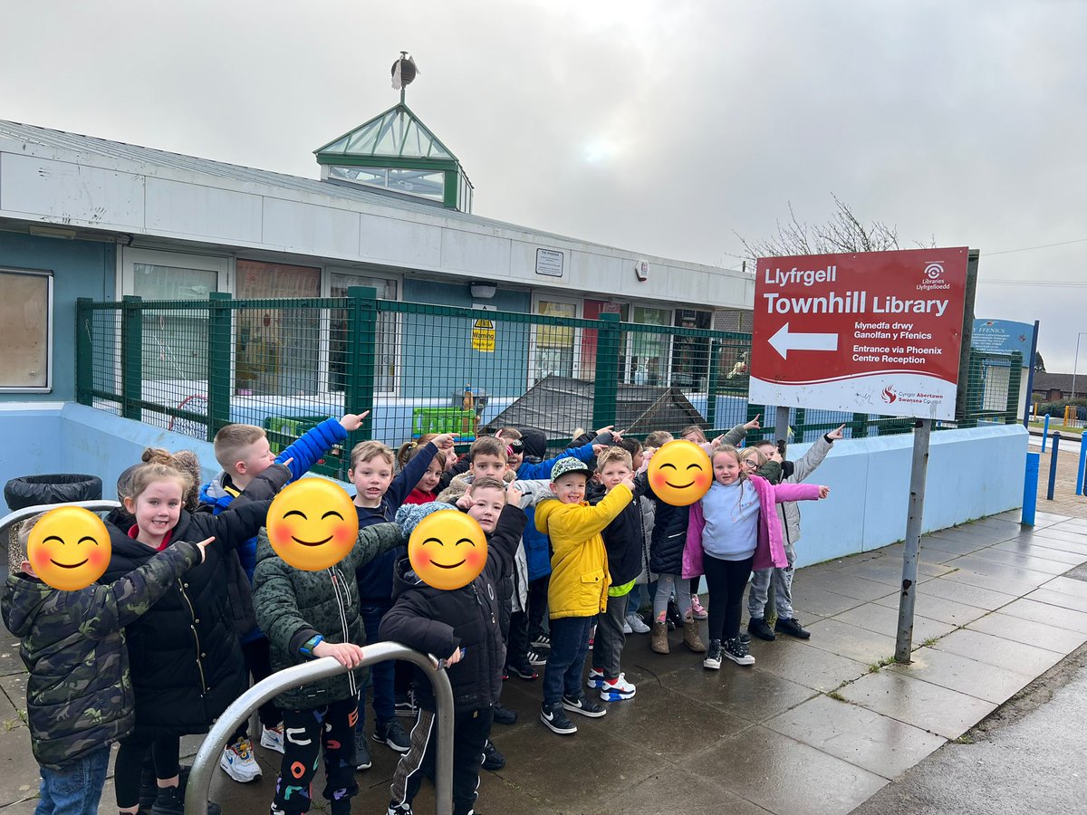 BubsyTownhill's tweet photo. We have used our map skills to direct us to Townhill Library this morning. We created our map with Mrs Williams to help us ๐บ๏ธ ๐ #tcsyear1 #TCSHU https://t.co/8HYPuBdzbd