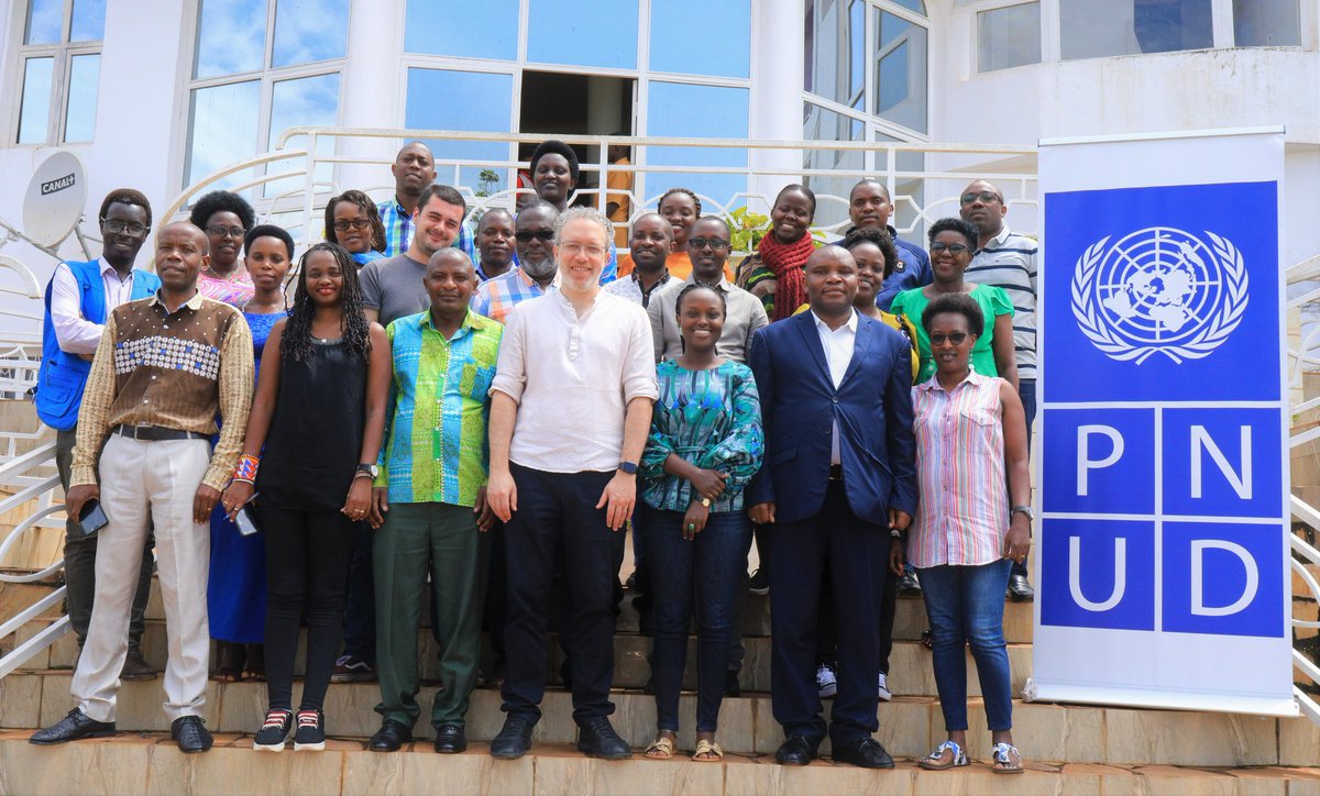 PNUDBurundi's tweet photo. Clôture de l'atelier de formation sur #AccessMod. L'atelier sur la géolocalisation des données sanitaires qui s'est tenu à @Gitega depuis le 30 Janv a été clôturé par Nguessan Clément Kouakou, Représentant de l'unité de gestion du @GlobalFund au #PNUD #Burundi. #ODD3 https://t.co/PrvLKo2iip