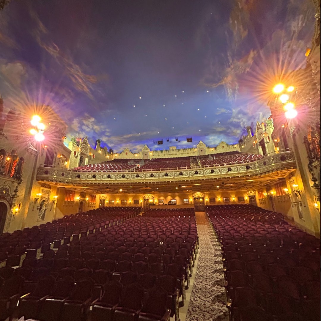DragonsBeasts's tweet photo. Dragons & Mythical Beasts is on tour in the US ✨🦄
From Omaha to Oklahoma, check out some of the stunning venues they're visited so far 👀
Book Now 🎟️ https://t.co/w6rbdTVEbH
#US #DragonsMythicalBeasts #Theater #Auditorium #Stage #UStour #childrenstheater https://t.co/602U6sgMLh