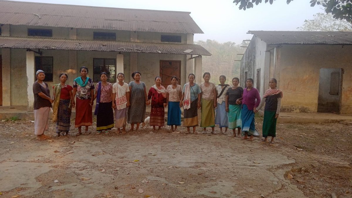 Lazarusaitc's tweet photo. Never underestimate the power of the common people. People who are working together can achieve the impossible.

With the message of unity in mind, I would love to share a few pictures from Chokpot. https://t.co/Z0PERhUsFG