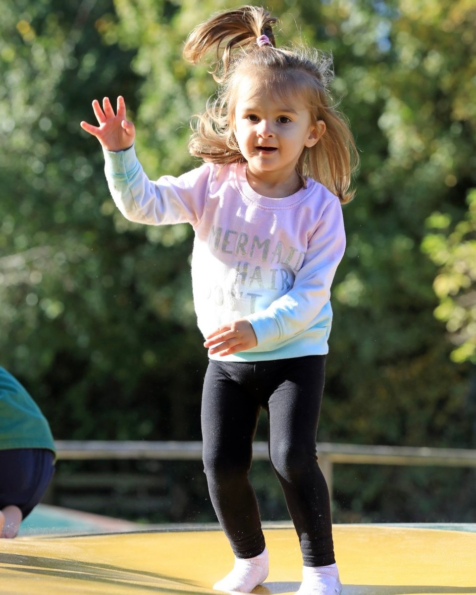 BockettsFarm's tweet photo. How good does this little bit of sunshine feel?!
Come and enjoy acres of outdoor play, meet our lovely farm animals, hop on board a tractor ride and even ride a pony. We have it all! π π΄
#bouncingpillows #ponyrides #farmpark #surreyhills #playground #surreyfarm #sheepfar https://t.co/CTP2W7dtSj