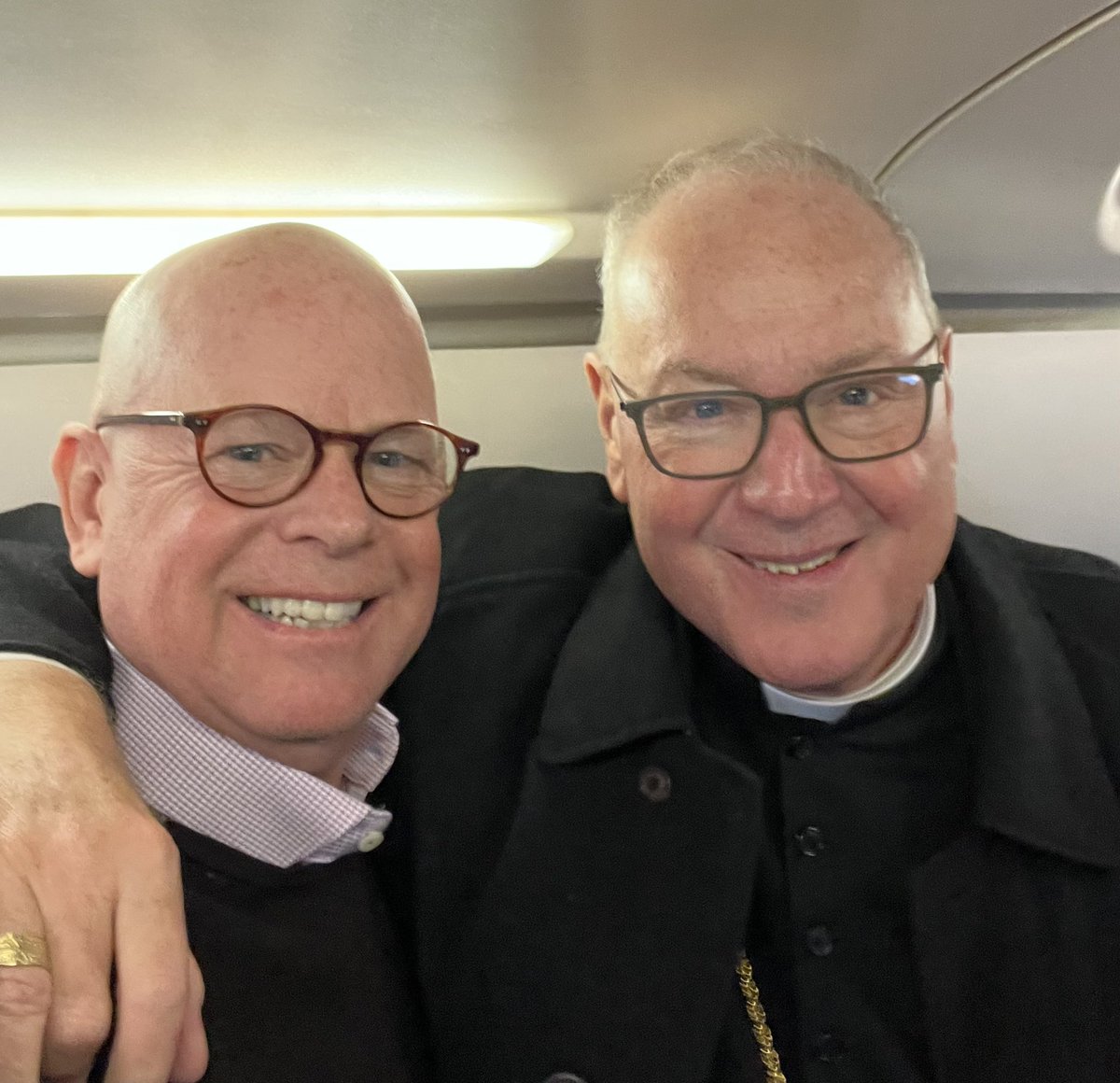 keitheoreilly's tweet photo. It’s nice to have a little divine intervention for a safe arrival 🙏 Thank you Cardinal Timothy Dolan @CardinalDolan for being one of the nicest humans I ever met. However, he couldn’t help with my football bets and said I would need a miracle !! 😂 #grateful #blessed https://t.co/I3QAQqf30i