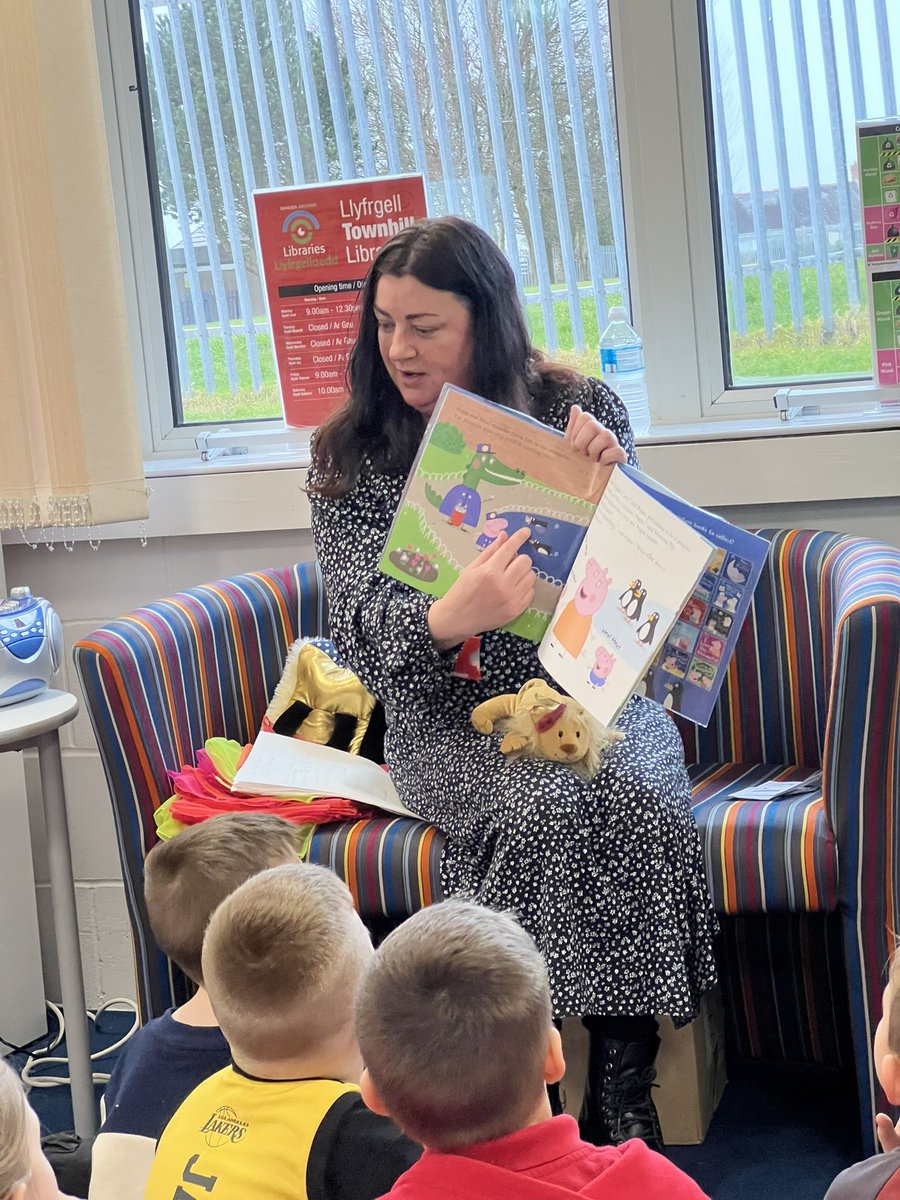 BubsyTownhill's tweet photo. #tcsyear1 have had a wonderful morning at Townhill Library with Sue! @PhoenixTownhill @LibraryLine We listened to stories all about animals! We loved the story ‘Who’s in the loo?’ ☺️📚 We have loved celebrating National Storytelling Week!! #NationalStorytellingWeek #TCSLLC https://t.co/kaAGGo9zkT