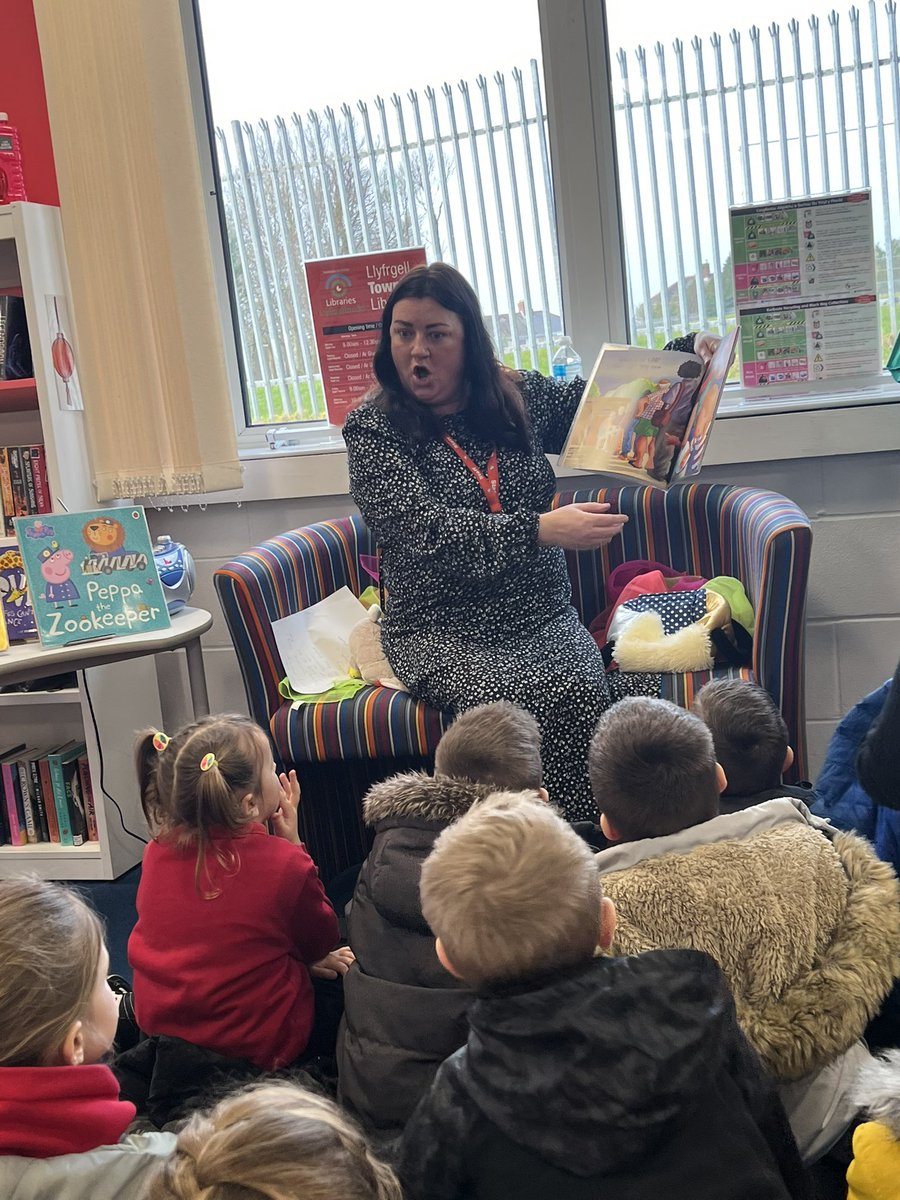 BubsyTownhill's tweet photo. #tcsyear1 have had a wonderful morning at Townhill Library with Sue! @PhoenixTownhill @LibraryLine We listened to stories all about animals! We loved the story ‘Who’s in the loo?’ ☺️📚 We have loved celebrating National Storytelling Week!! #NationalStorytellingWeek #TCSLLC https://t.co/kaAGGo9zkT