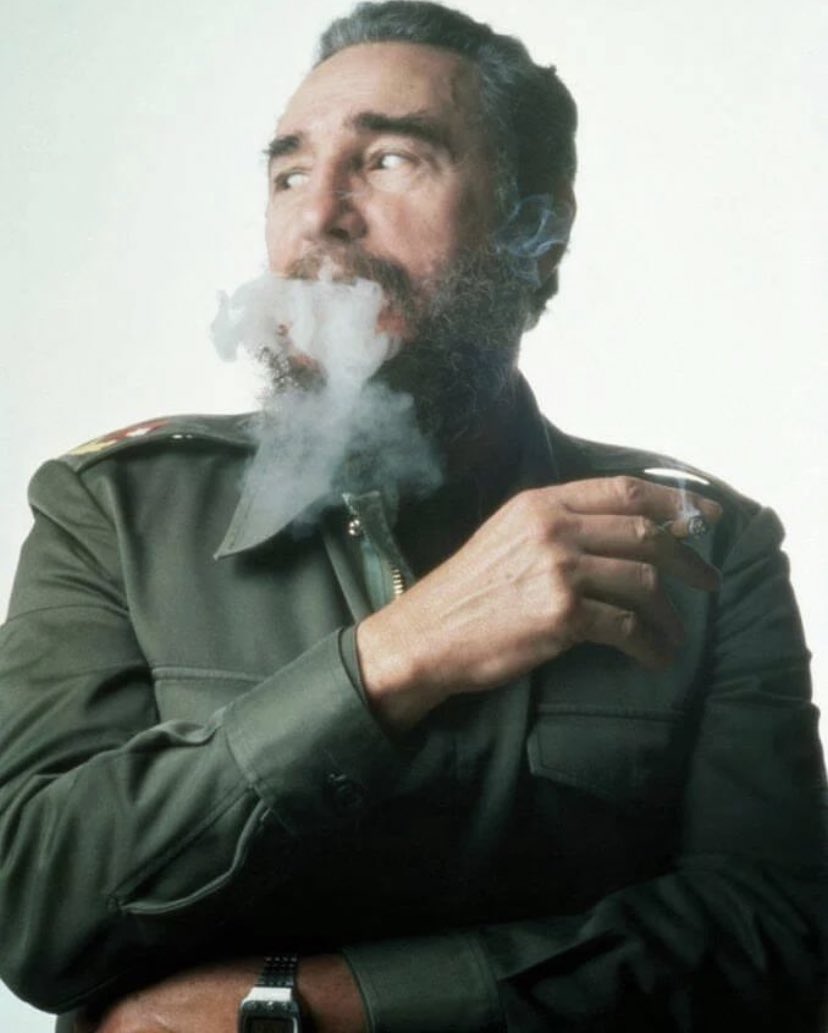 “El socialismo no nos hará Ángeles en la tierra; solo dará valor a nuestras mejores cualidades en lugar de a nuestras más bajas pasiones como lo hace hoy el capitalismo. Por eso valdría la pena realizar una revolución, o mil revoluciones.”

J.C