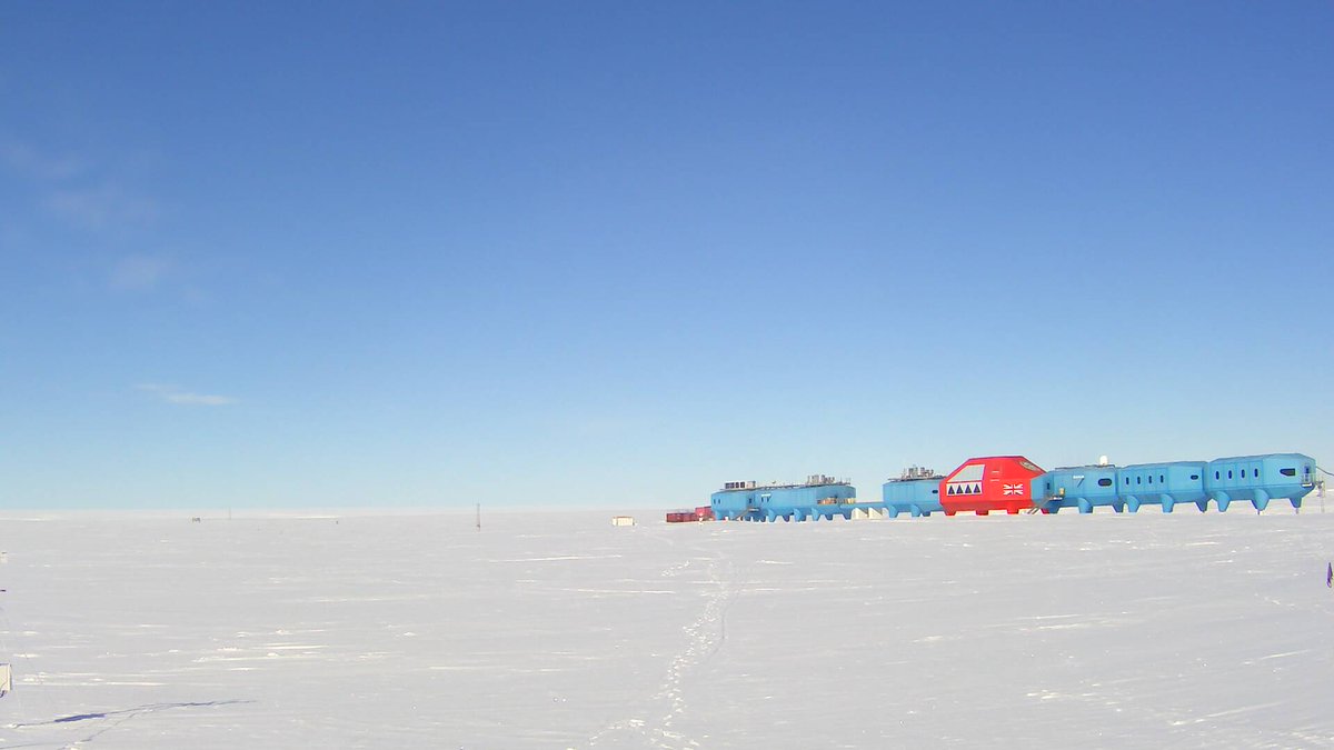 southpoleviews's tweet photo. Halley VI webcam via https://t.co/jqjKPHSUYb #SouthPole #antarctica #view #webcam https://t.co/FW3l1oBX8j