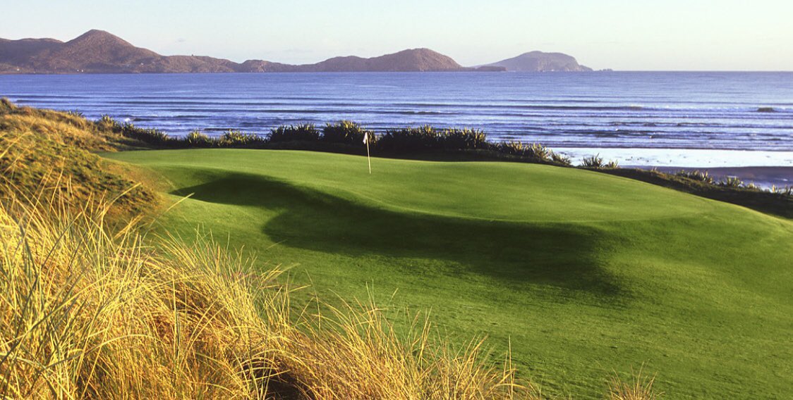 GreatGolfHoles's tweet photo. 16th Hole, Waterville Golf Links, co Kerry, Ireland https://t.co/caTnSt3VDR