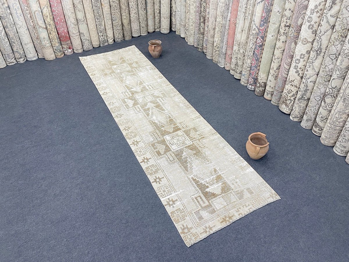 #etsy #beige #brown #bohemianeclectic #runner #cotton #turkishrunner3x11 #neutraldecor #mutedcarpet #vintagerugrunner #bedroomdecor #hallwaydecor #kitchenrunner #handwovenrugs #interiordesign #carpet #wool #oushak #turkish etsy.me/3RrF5W0