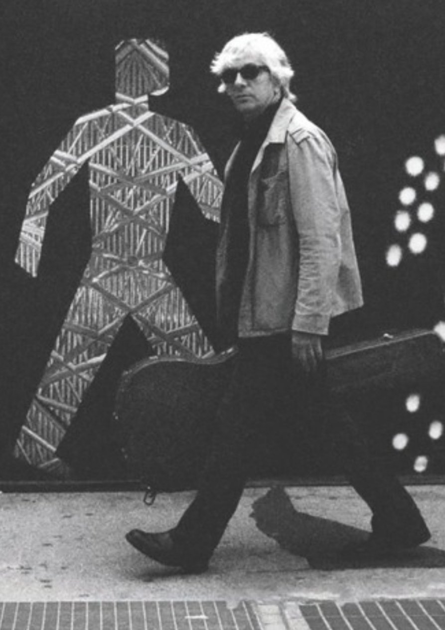 Happy birthday to Lee Ranaldo 
