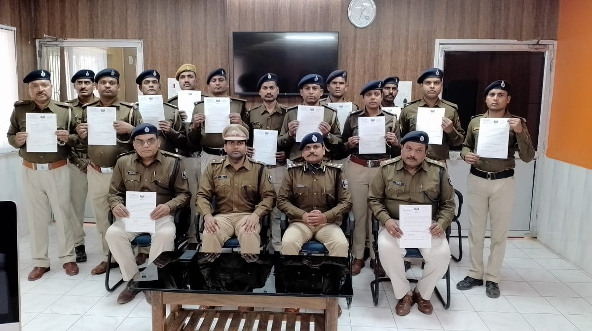 Rohtas Police (@rohtaspolice) on Twitter photo दिनांक-01.02.23 को नासरीगंज से लापता बच्चियों के तलाशी अभियान की सफलता को लेकर आज दिनांक-03.02.23 को DIG शाहाबाद क्षेत्र के द्वारा औरंगाबाद और रोहतास जिले के पूरे टीम सदस्य लोगों को प्रशस्ति पत्र और रिवार्ड से सम्मानित किया गया।
<a href="/bihar_police/">Bihar Police</a>
<a href="/shahabad_police/">Shahabad Range</a>
<a href="/IPRD_Bihar/">elon musk</a> दिनांक-01.02.23 को नासरीगंज से लापता बच्चियों के तलाशी अभियान की सफलता को लेकर आज दिनांक-03.02.23 को DIG शाहाबाद क्षेत्र के द्वारा औरंगाबाद और रोहतास जिले के पूरे टीम सदस्य लोगों को प्रशस्ति पत्र और रिवार्ड से सम्मानित किया गया।
<a href="/bihar_police/">Bihar Police</a>
<a href="/shahabad_police/">Shahabad Range</a>
<a href="/IPRD_Bihar/">elon musk</a>