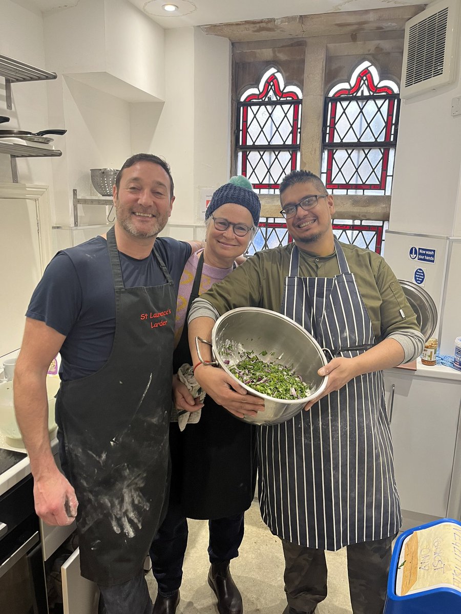 👩🏼‍🍳👨🏻‍🍳Our wonderful community chefs cooking a nutritious meal for everyone yesterday afternoon! 

On the menu…. Chicken Curry!🍛 

We can’t wait to see everyone next week Thursday 🤗

📍 Christ Church, Willesden Lane, NW6 

#StLaurencesNW6 #LaurencesLarder