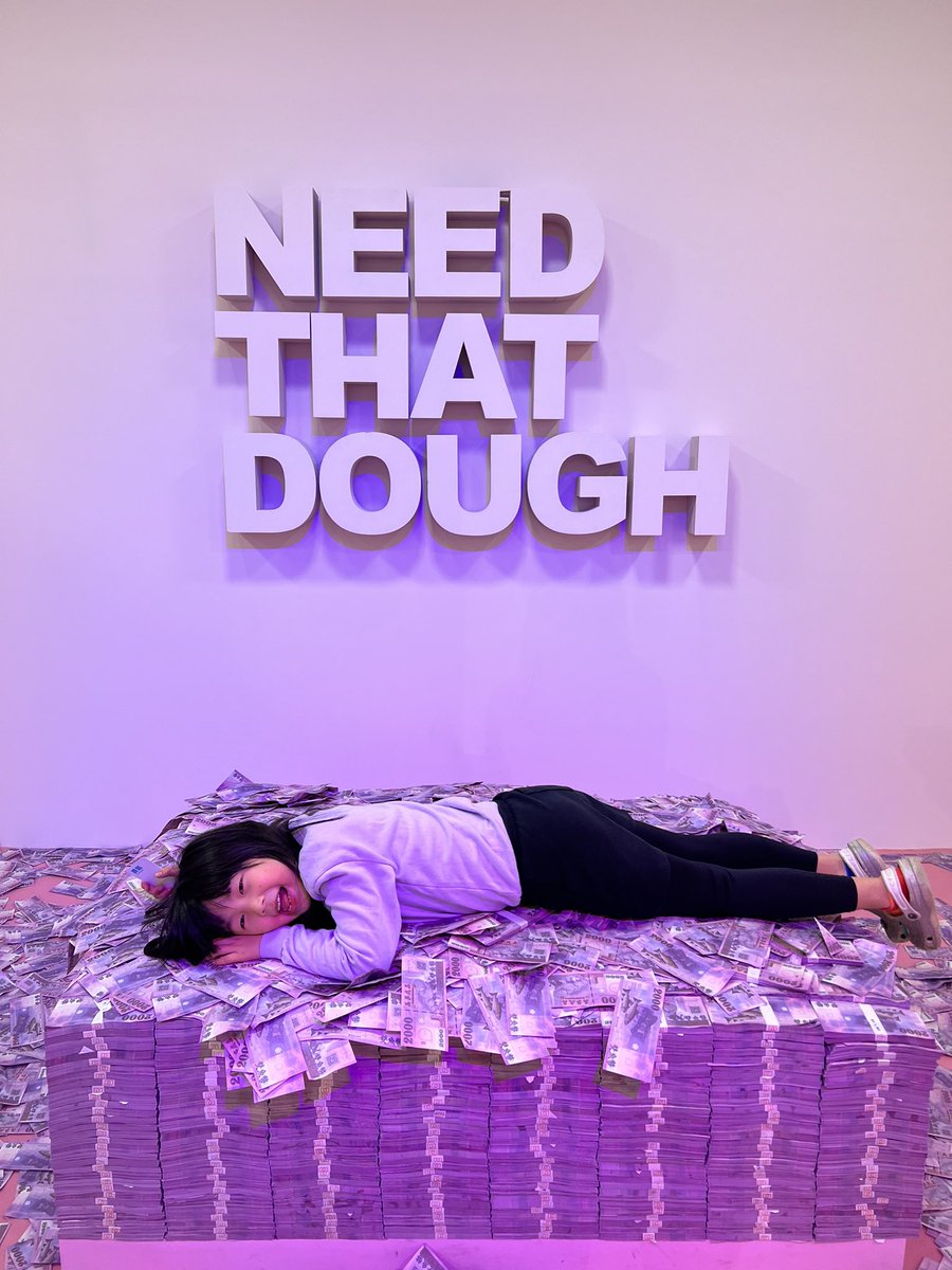 At a Duskbreakers event in Taipei with the whole fam! #wegivethankstothedusk <a href="/DuskBreakers/">DuskBreakers</a>