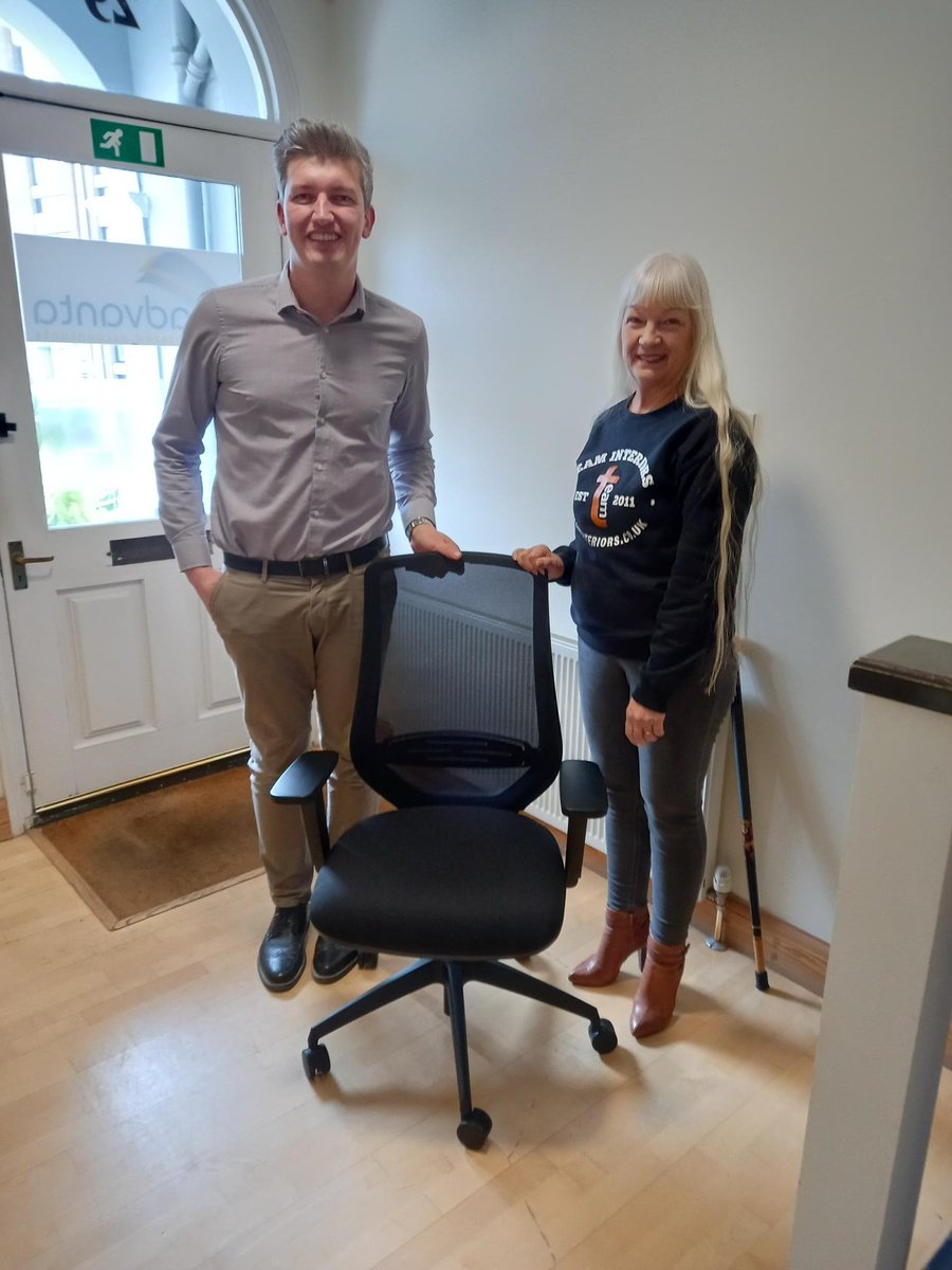Team_Interiors's tweet photo. We donated a new #officechair to @EBChamber for their Christmas Charity Raffle and Avdo @AdvantaCA was the lucky winner!  The money raised has been sent to Holding Space and Friends of Eastbourne Hospital.

#officefurniture #eastbourne #charity https://t.co/kQULGo4Xik