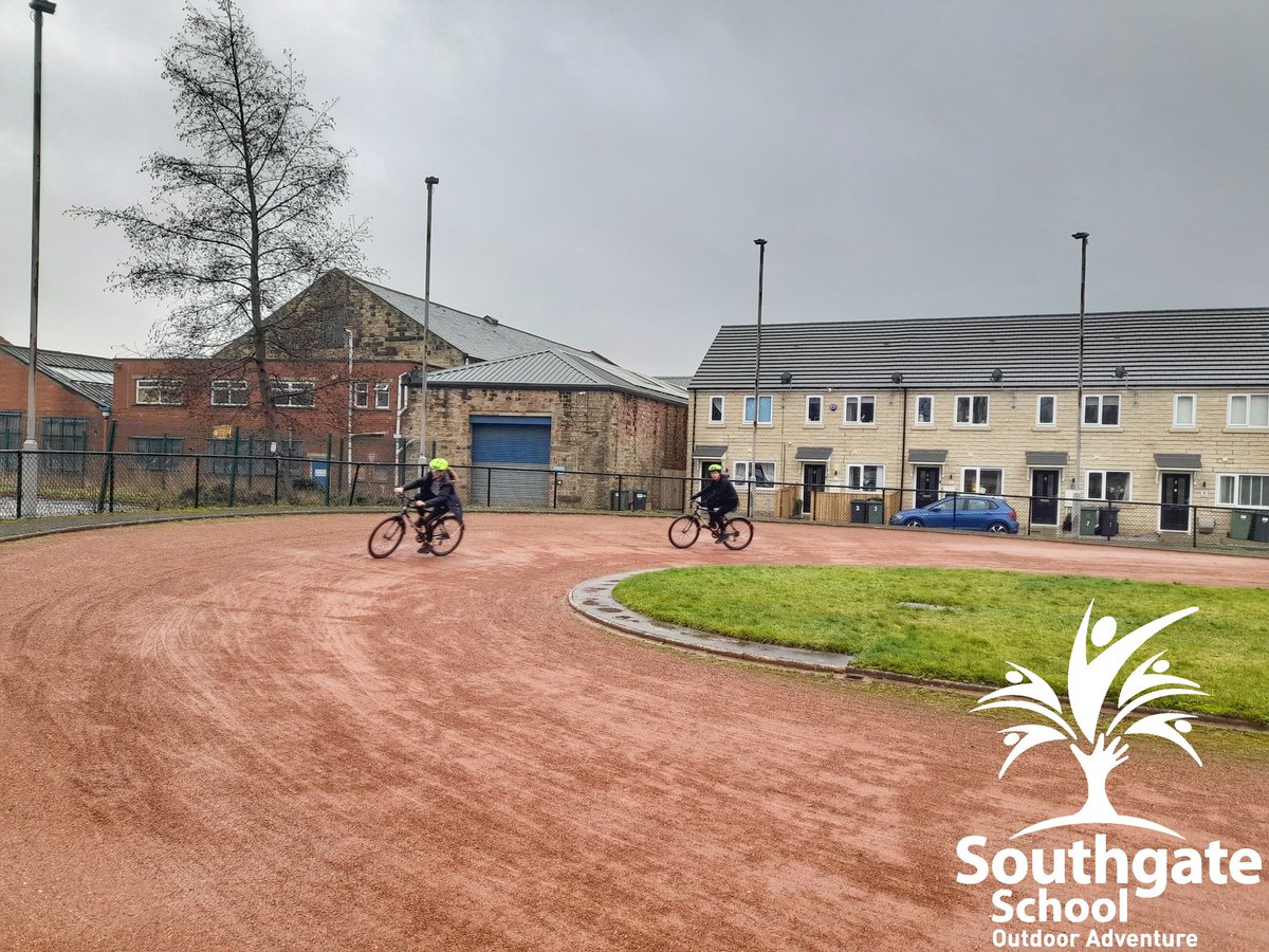 southgateHD5's tweet photo. A great way to spend a Friday at the Speedway 🚴‍♀️ #GetCycling #BikeLife #FridayFeeling #CyclingForAll #MountainBiking #BritishCycling #GetOutSide @KirkleesCouncil @AlbionCycling @BritishCycling @frogbikes @FrogBikesUSA @IOLOutdoorProfs @LearningAway @CLOtC @muc_off @FrogbikesNL https://t.co/mMEVflcbHt