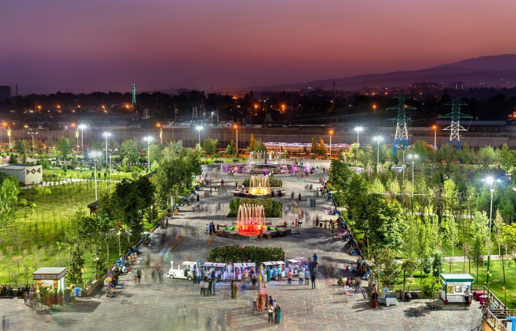 EBRD's tweet photo. We salute #Dushanbe for approving Green City Action Plan, key element of #EBRDGreenCities.
#Tajikistan capital to improve solid waste, water/wastewater mngt, air quality, transport & EE of buildings. It will cut annual CO2 emissions by 140K t & create 900 new jobs.
#EBRDgreen https://t.co/Hq6OHPLfwP