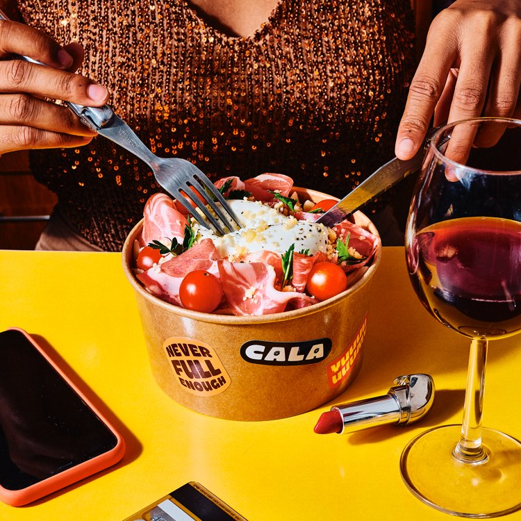 o_sarrazin's tweet photo. @EatCala le restaurant de pâtes sans cuistot est chez @EAssayag. Les robots automatisent, les tâches répétitives et automatisent une partie du service (400 repas par heure). Le prix est à 6€. Leur modèle économique est unique et la qualité est parfaite. https://t.co/I9GxlrZwwG