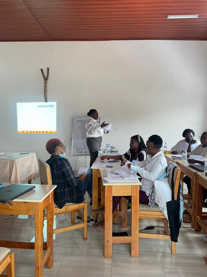 Just wrapped up a transformational two-day workshop for the @TIPGlobalHealth team at their retreat. They learned techniques of effective communication, how to give & receive feedback, and how to create a positive work environment.

#ProfessionalDevelopment #SFL #Empowerment #RwOT