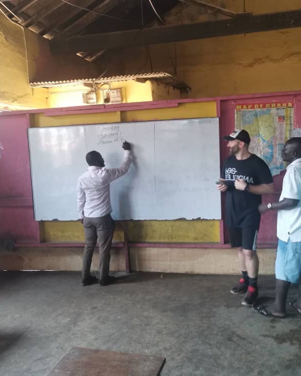 BRITEthinkAS's tweet photo. Visiting some local schools in #accra #ghana #education #edtech #development https://t.co/1WoKR3Bslt
