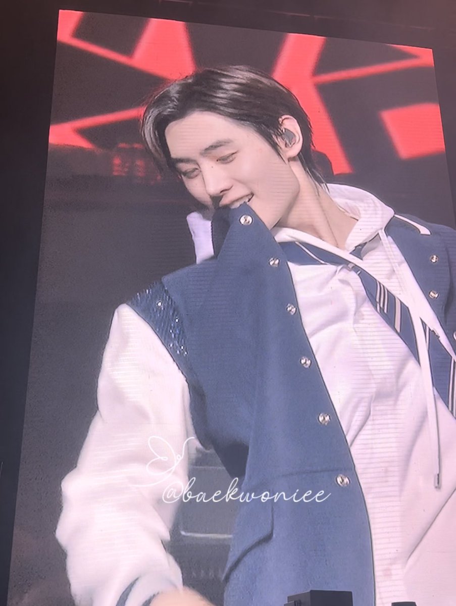 EN7ernally's tweet photo. this is gonna be the end of me 😭😭😭 park sunghoon 😫 https://t.co/hTRCpjkp5Q