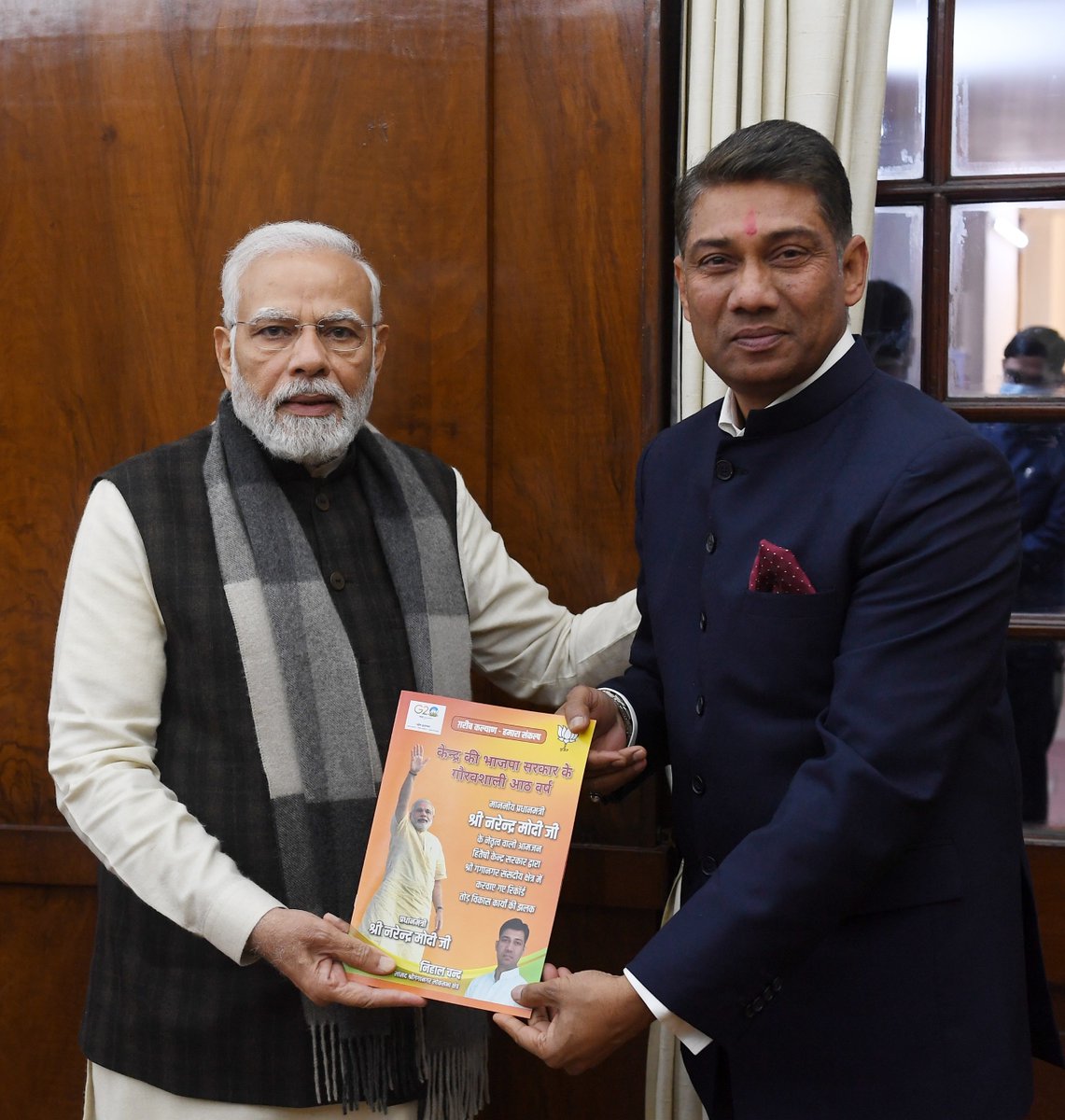 आज माननीय प्रधानमंत्री श्री नरेंद्र मोदी जी से शिष्टाचार मुलाकात कर पिछले 08 वर्षों के दौरान संसदीय क्षेत्र श्रीगंगानगर व हनुमानगढ़ जिलों में केंद्र सरकार के द्वारा करवाए गए ऐतिहासिक विकास कार्यों की एक झलक उनको प्रस्तुत की ।