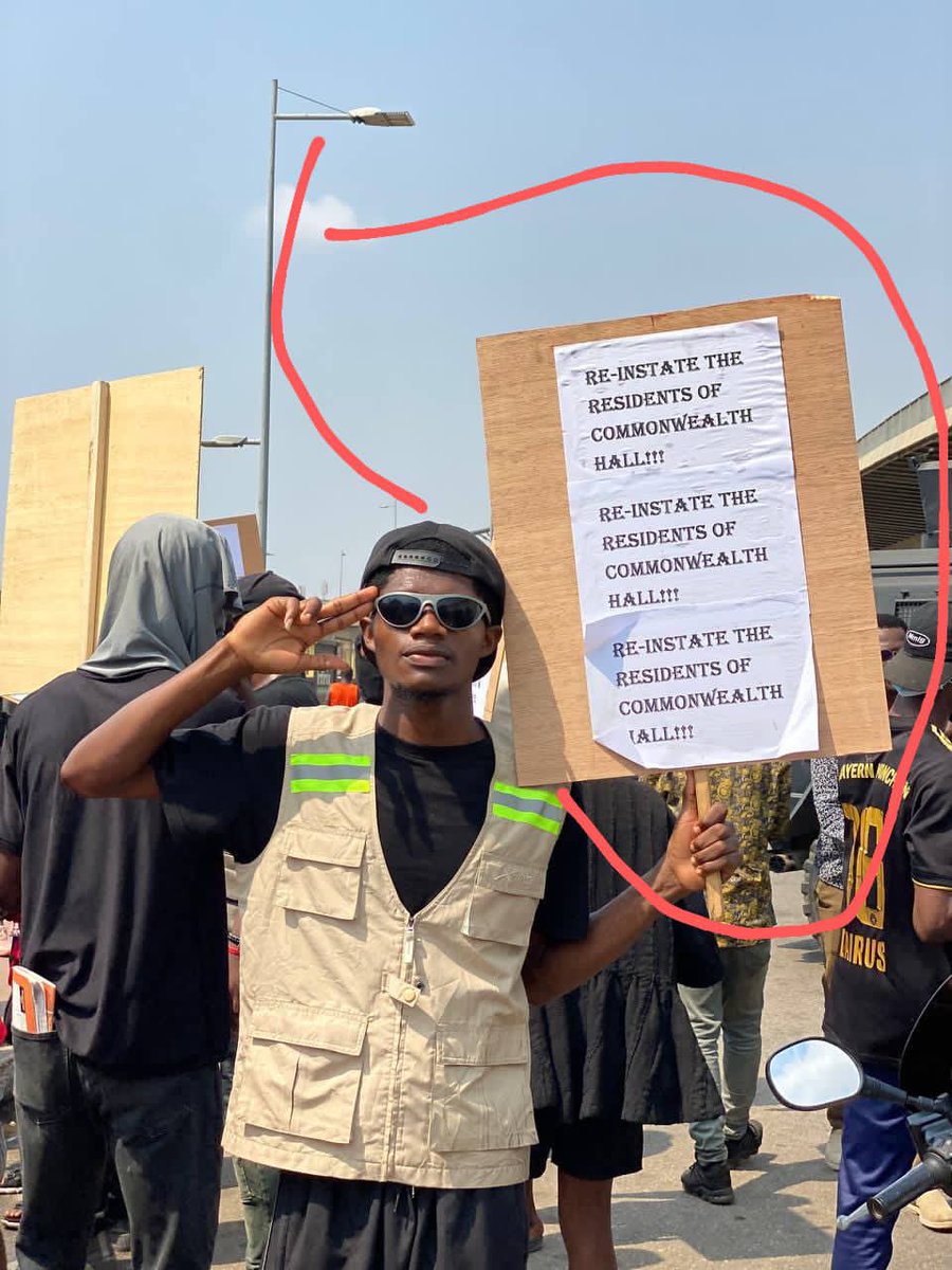 K_yogot's tweet photo. Indeed, management has failed to listen to the major stakeholders in the university.
Quite sad, when we need to channel our energies in demonstrating against bad governance
We now demonstrating against the very school which imbibes in us knowledge.
Smh
#Yabremodemo
#sarbandals https://t.co/ZCCxKBLkt6
