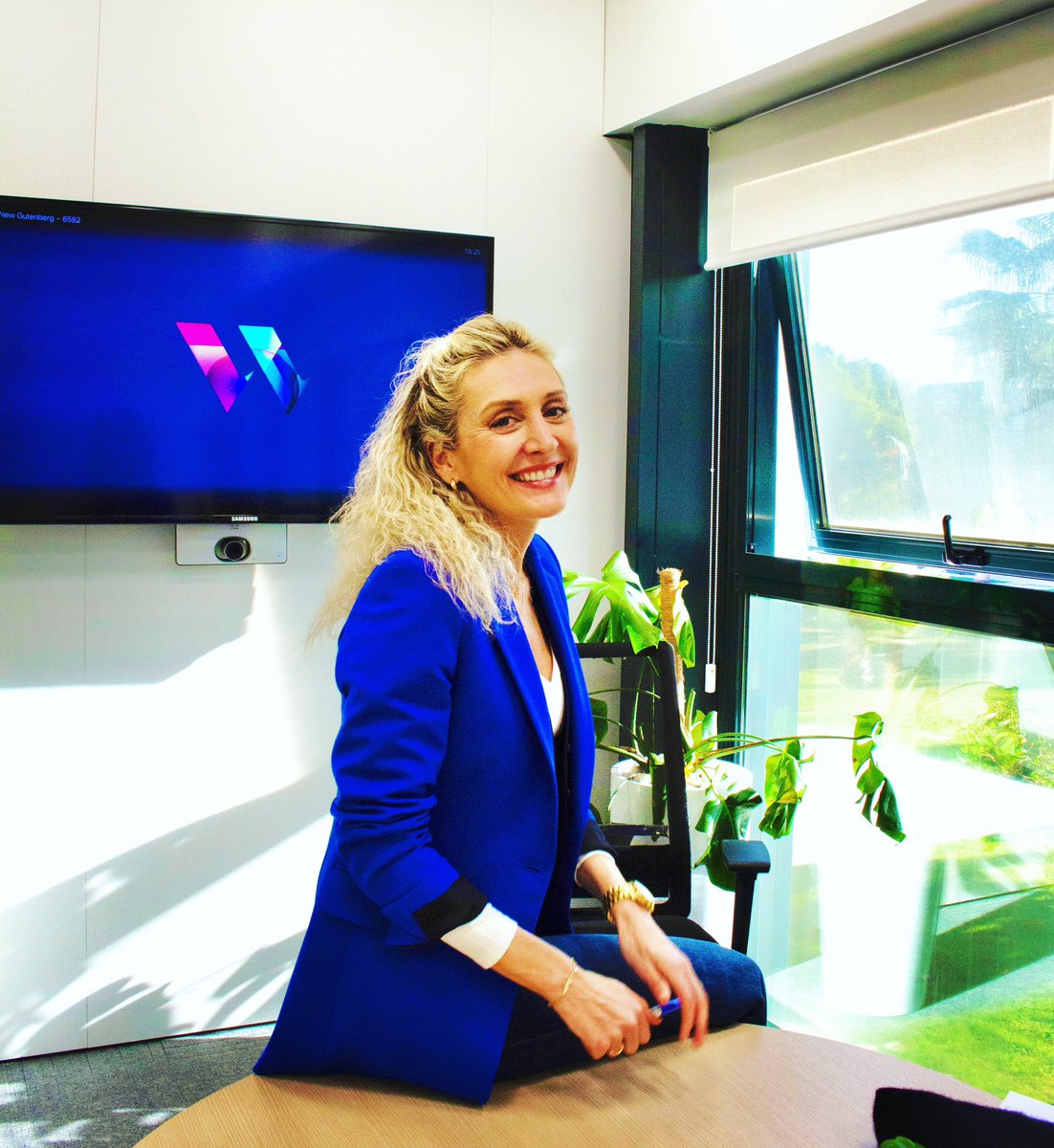 #Openness

To build #trust you must #share. To share, you must keep #attention to what matters.

The constant aim of a #growthmindset for you and those you work with drives it. 

Don’t aim for less than a #circleoftrust.

#Reflections 
#LeadershipDevelopment #AuthenticityMatters