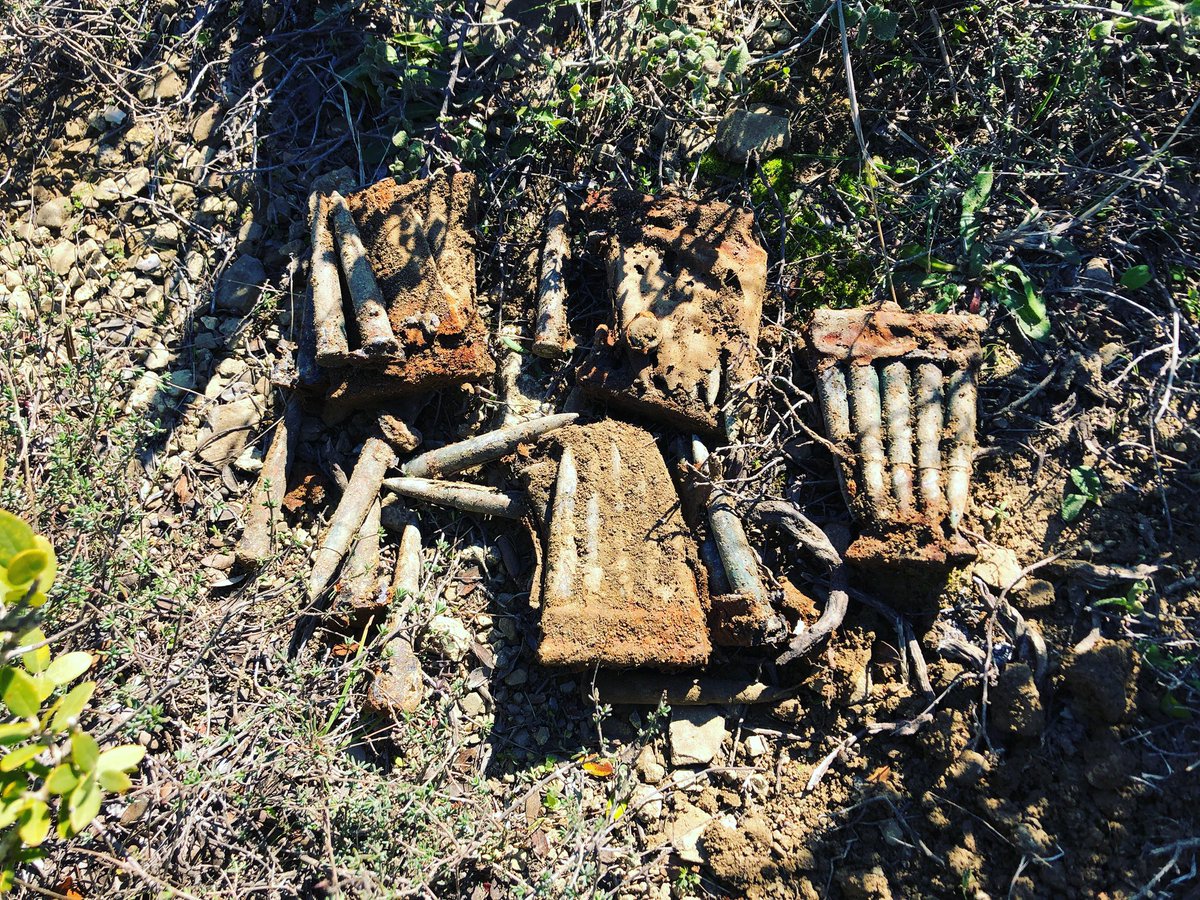 DiggerGallipoli's tweet photo. Le enfield 303 mermileri 1915 #çanakkale #gelibolu #eceabat #anafarta #dardanelles #gallipoli #tarih #history #savaş #war #birincidünyasavaşı #ww1 #anzac #australia #newzealand #canada #koleksiyon #ottoman #osmanlı #anzaccove #anzakkoyu #military #militaryhistory #england #digger https://t.co/gwS7R61q7Z