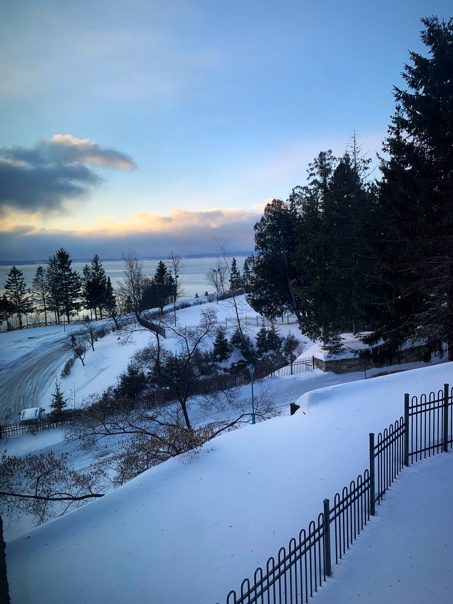 fsjuliette's tweet photo. Séjourner au Manoir Richelieu pour le travail… C’est pas plate!
#charlevoix #teambuilding #visiondor https://t.co/2RADRMfSXf