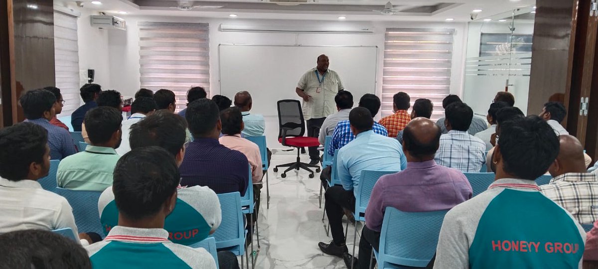 HoneyyGroup's tweet photo. Day 2 of new employee training has been a great learning to all the participants. We are glad to have addressed them today.
#NewEmployees #EmployeeTraining #realestateexpert #NewEmployeeTraining #FutureGoals #Leaders #Growth #careergrowth https://t.co/59wvUuIMLV