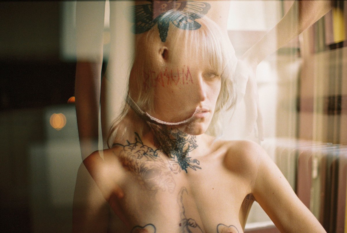 FabioFilm's tweet photo. Four portraits of A. aka @fvckmegenzai on @lomographyitaly 800 35mm film in Milan. The third and fourth ones are in-camera double exposures.
#35mm #photography #filmphotography https://t.co/461pGSFNJ4