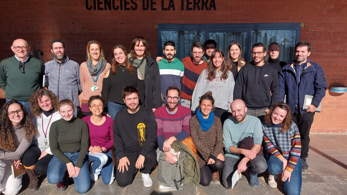 Geociències Marines (@grcgm) on Twitter photo Encetem una nova etapa del @grcgm de @geologiaUB amb la renovació i millora del finançament de #SGR per #AGAUR <a href="/gencat/">Generalitat de Catalunya</a> <a href="/UniBarcelona/">Universitat de Barcelona</a>. Felicitats <a href="/IsabelCacho8/">Isabel Cacho</a> <a href="/aneguet77/">Anna Sanchez Vidal</a> <a href="/batidivulga/">José Luis Casamor</a> <a href="/leopenausa/">Leopoldo Pena</a> <a href="/galderic77/">Galderic Lastras</a> <a href="/DavidAmblas/">David Amblas</a> <a href="/zhongdiSole/">Jordi Solé i Ollé</a> i tota la resta!!! Encetem una nova etapa del @grcgm de @geologiaUB amb la renovació i millora del finançament de #SGR per #AGAUR <a href="/gencat/">Generalitat de Catalunya</a> <a href="/UniBarcelona/">Universitat de Barcelona</a>. Felicitats <a href="/IsabelCacho8/">Isabel Cacho</a> <a href="/aneguet77/">Anna Sanchez Vidal</a> <a href="/batidivulga/">José Luis Casamor</a> <a href="/leopenausa/">Leopoldo Pena</a> <a href="/galderic77/">Galderic Lastras</a> <a href="/DavidAmblas/">David Amblas</a> <a href="/zhongdiSole/">Jordi Solé i Ollé</a> i tota la resta!!!