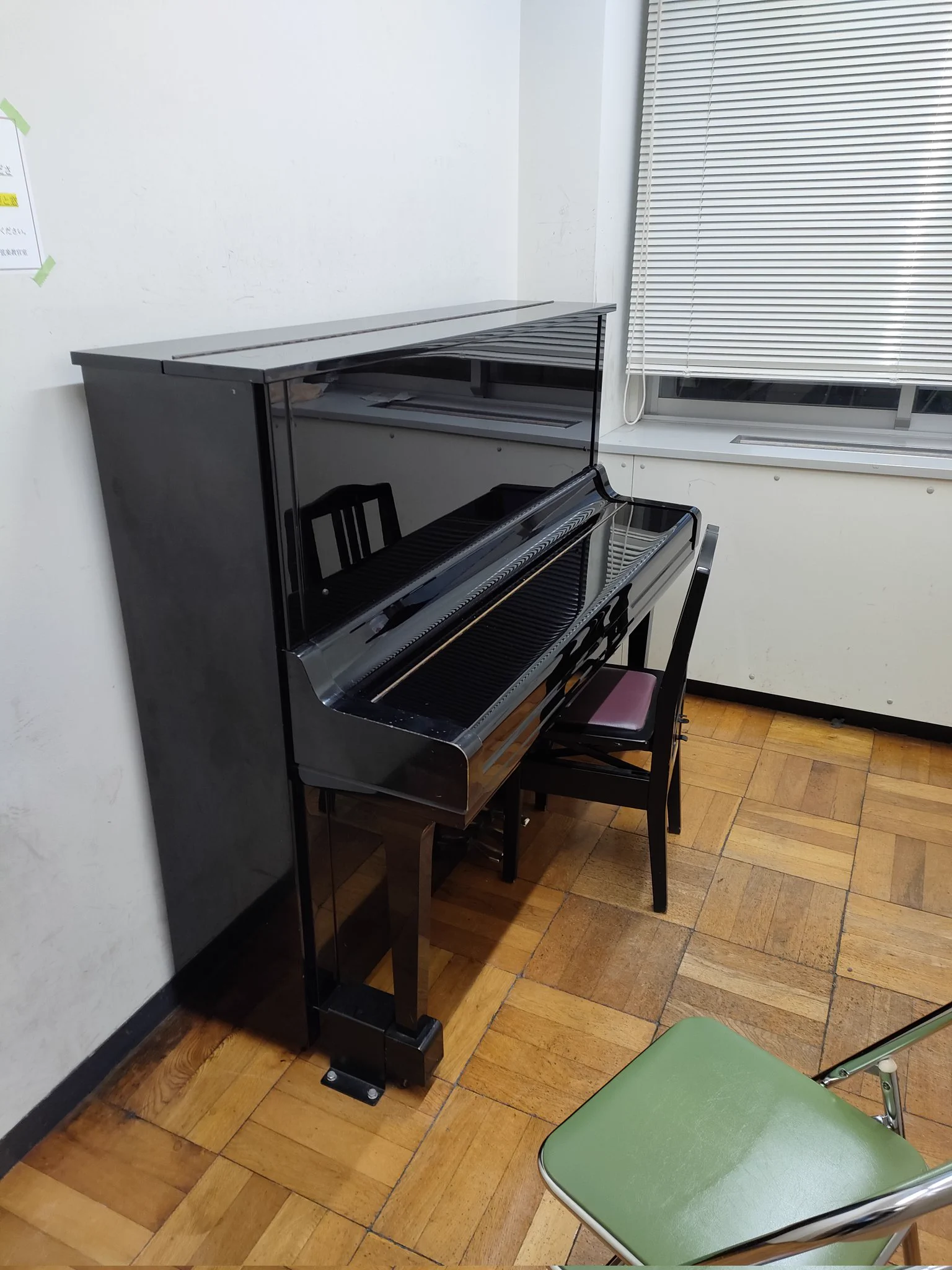 @okuboyukikosan 大久保様　因みに今朝、練習室で撮影しましたが、ピアノはまだ、使用できるレベルですか？教えて頂けると助かります。荒井 