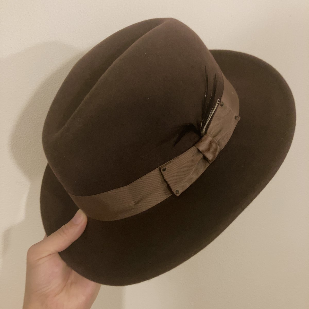 yurudan_ritosan's tweet photo. ベイリーハット凄いな👀
フェルトの #中折れ帽、その殆どが手洗い・クリーニングで型崩れしてきたのに…今回は手洗いしたのに型崩れが微塵も感じられないよ😳さすがMade in USA🇺🇸✨頑丈💪
#BaileyHat
#アメカジ https://t.co/wI4Tk2dvk2