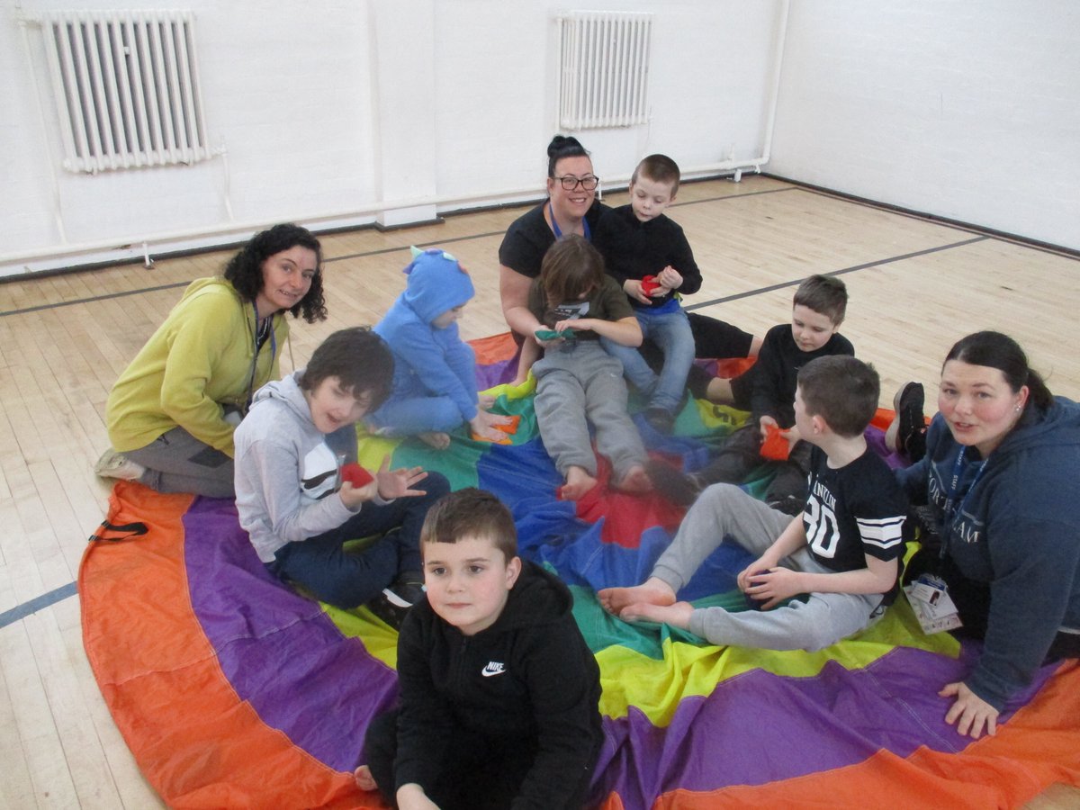 2W_MrsWalsh's tweet photo. Number parachute, number games and number songs!  What a day 😁 #makeadifference #Olol_sport https://t.co/JVTl2XRwM9