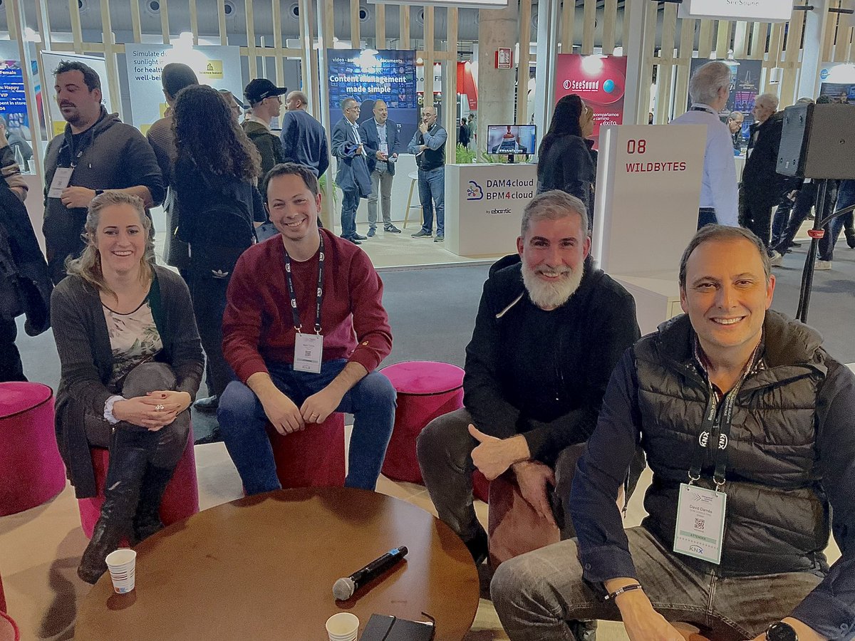 devicat_'s tweet photo. Estand @bcn_ajuntament @barcelonactiva @ISE_Show 

New talent pitchings’ @devicat_  @abylight @petoons @AlikeStudio i @ivagenjo #ProAnimats donen #feedback als projectes d’alumnes @emavescola

🕹#Videojoc Lumina d'@hlenamb 
🕹#Videojoc Rat Lich de @nightframes_ 
🎬#curt Anim'm https://t.co/m3pgDViTUg