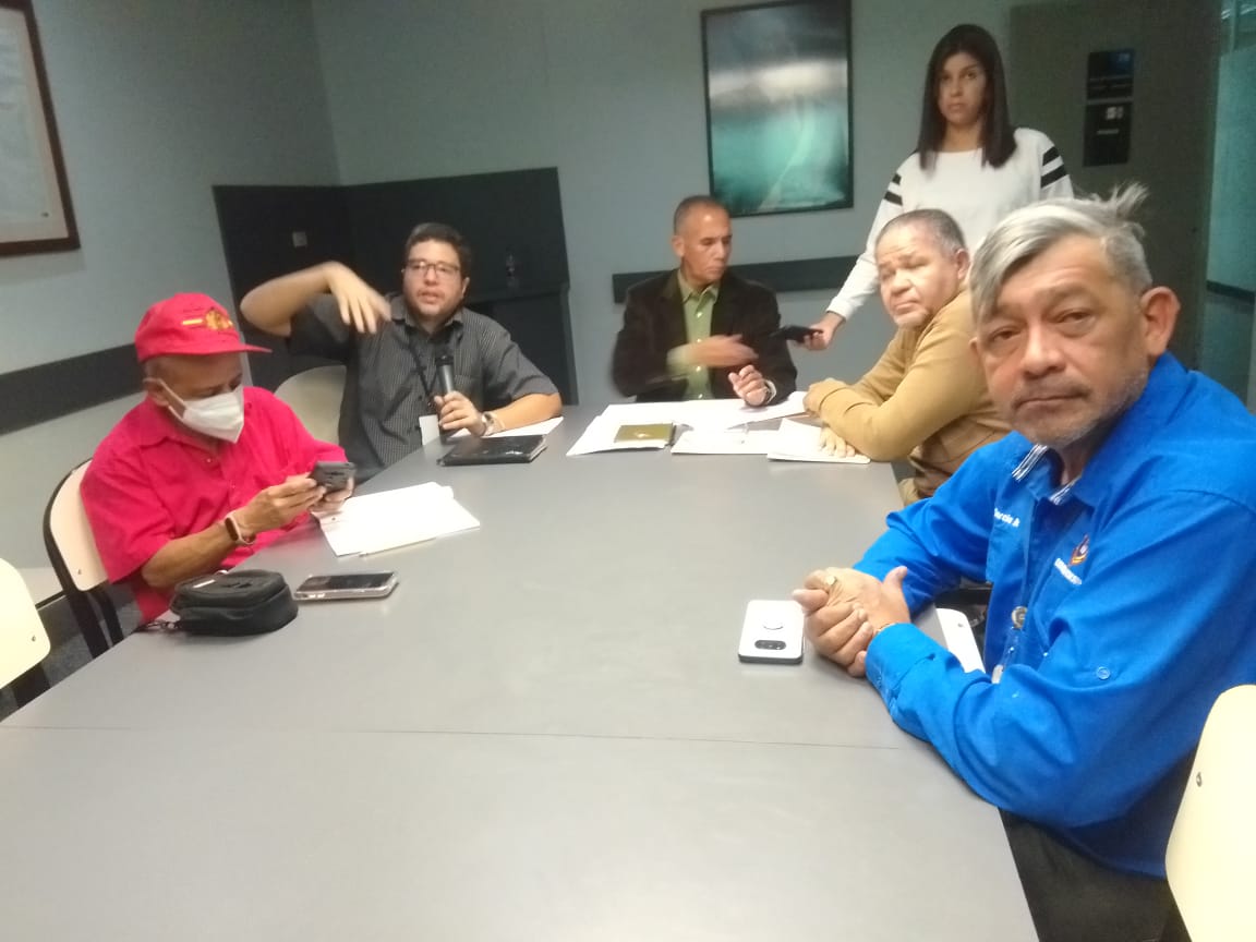 ComproticUnefa's tweet photo. Un gran paso para la universidad venezolana ! Fueron activadas incubadoras productivas en todos los núcleos de la @Unefa_VEN ! Vamos hacia la consolidación del primer conglomerado de empresas sociales universitarias y la incubadora más grande de Latinoamérica @angiolillofp https://t.co/j5LYgjGoFj