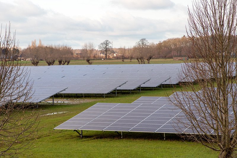 In 2030 wil de regio 1,8 TWh aan duurzame energie opwekken. Daarom worden zoekgebieden aangewezen voor wind- en zonneparken. 

Om inzichtelijk te krijgen wat de milieueffecten van deze wind- en zonneparken op de omgeving zijn, is verder onderzoek nodig. 👇
bit.ly/3HTPrdW
