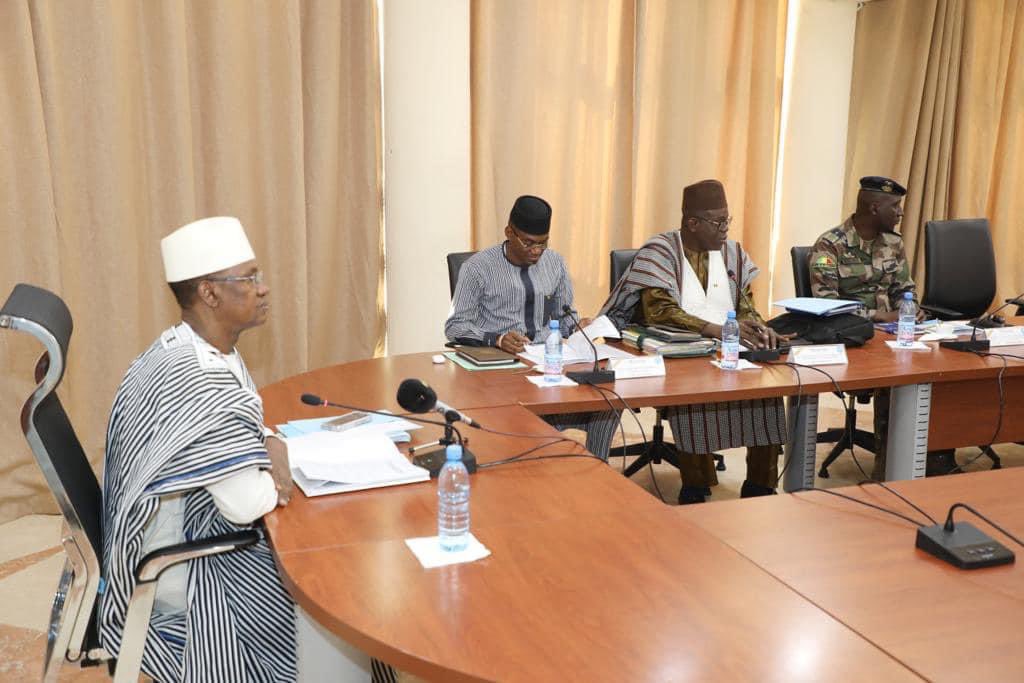 MIN_REFONDATION's tweet photo. #CSRE 🇲🇱 1ʳᵉ Session du Comité d’Orientation de la Refondation de l’État (CORE), avec les membres du gouvernement, ce vendredi 27 janvier 2023, sous la présidence du Premier ministre, Chef du Gouvernement, Dr.Choguel Kokalla Maïga.
https://t.co/toztKEeglw https://t.co/loWjDtAjZu