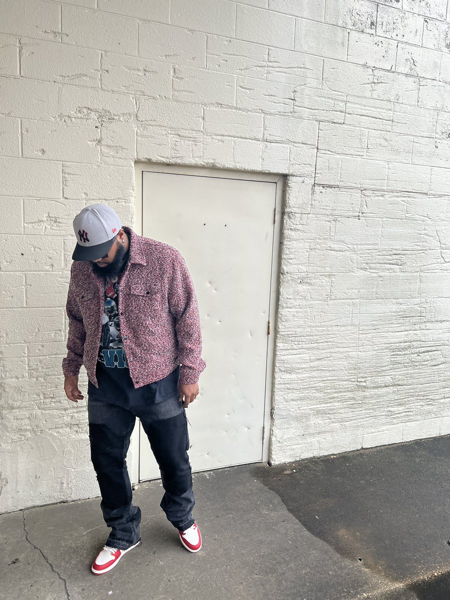 fuxkitweball's tweet photo. I will be the last man standing without a stain on me #blessed #twentyfour 🧼 https://t.co/2l2lFOzt5X