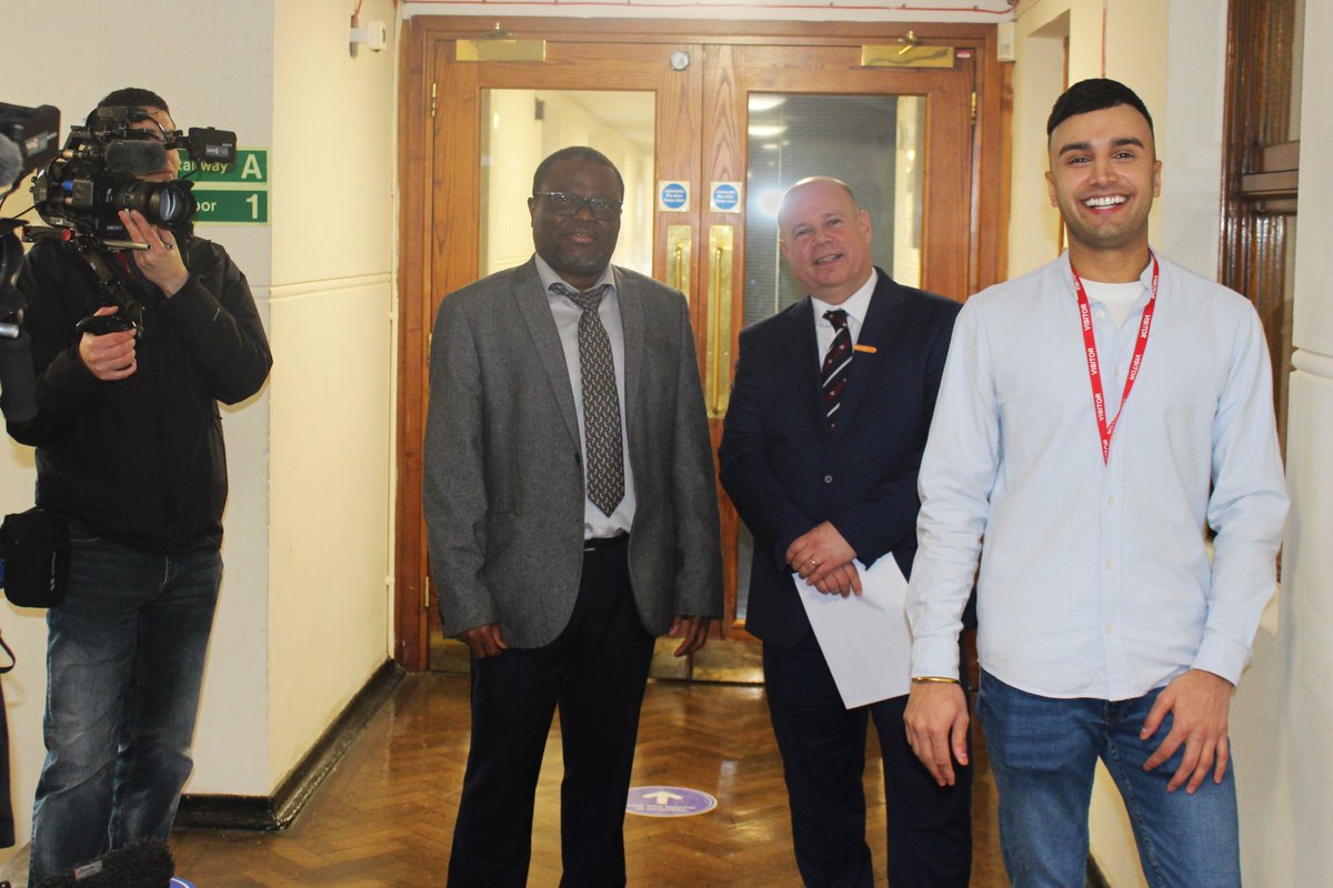 Yesterday we were delighted to welcome Anish to the school. Anish is a former student &amp; head boy at Ilford County High School, who attended Cambridge University &amp; is now a lawyer. Anish spent some time talking to students &amp; they had an opportunity to ask questions #ICHS-COMMUNITY