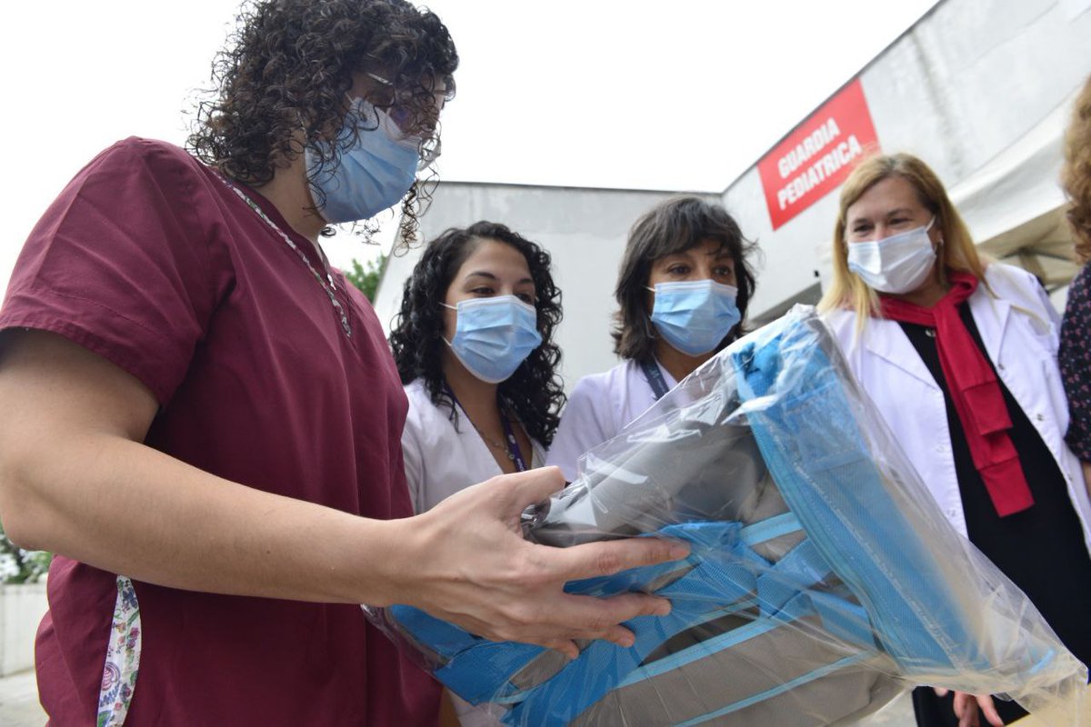 SaludBAP's tweet photo. 👶🏽 Las y los bebés que no alcanzan ese peso al nacer son más vulnerables en materia de salud, por eso recibir el kit es importante para su cuidar su crecimiento y, a su vez, acompañar a sus vínculos familiares.
Conocé cómo acceder: https://t.co/j9HTySIOa2 https://t.co/2sWHXPVy3o